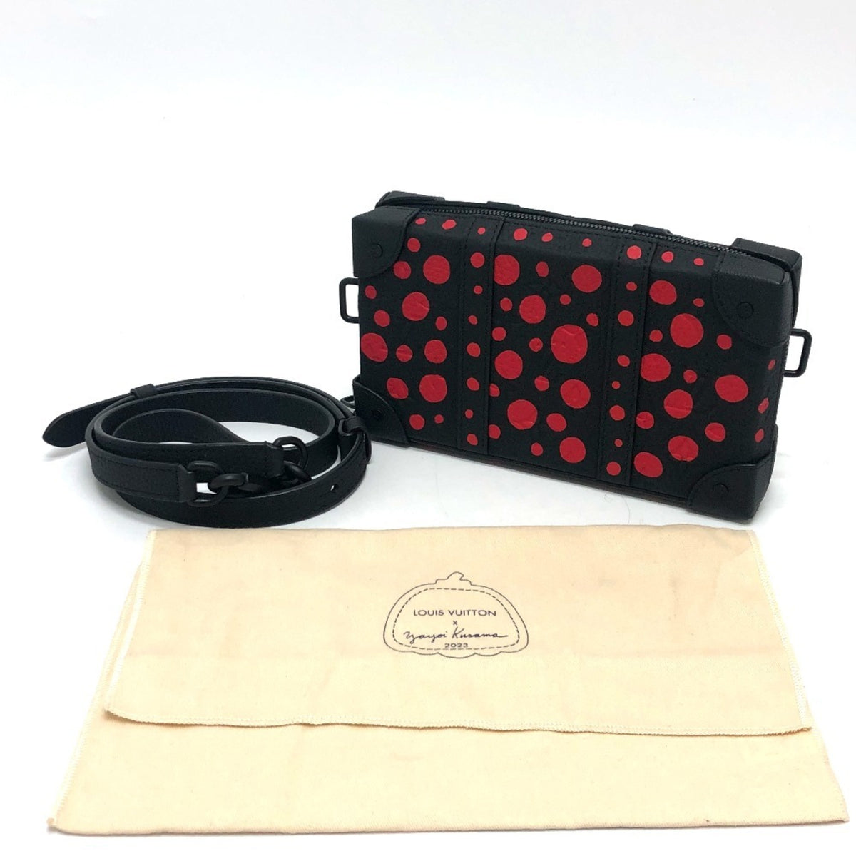Louis Vuitton Black Leather Shoulder Bag (Pre-Owned)