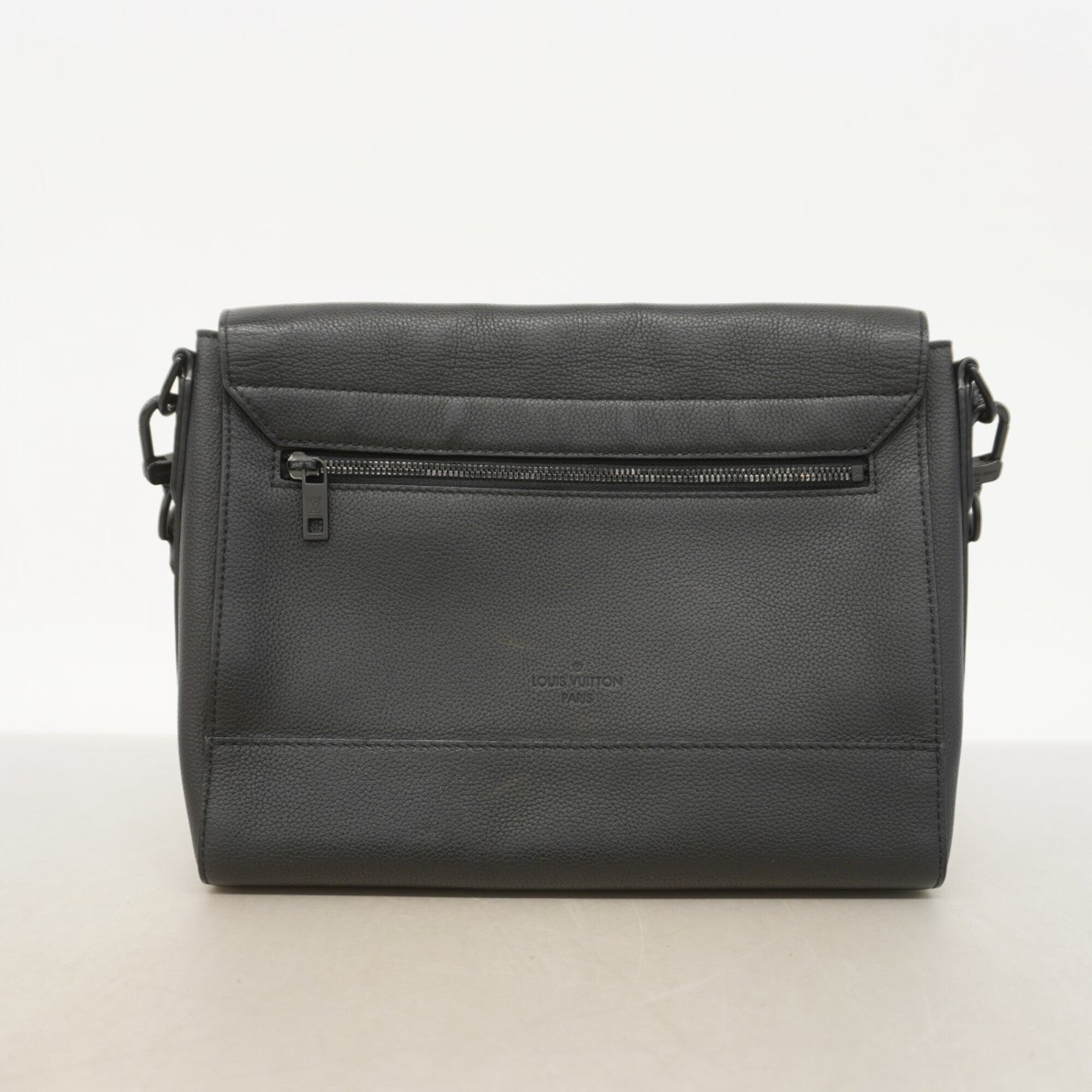 Louis Vuitton Black Shoulder Bag (Pre-Owned)
