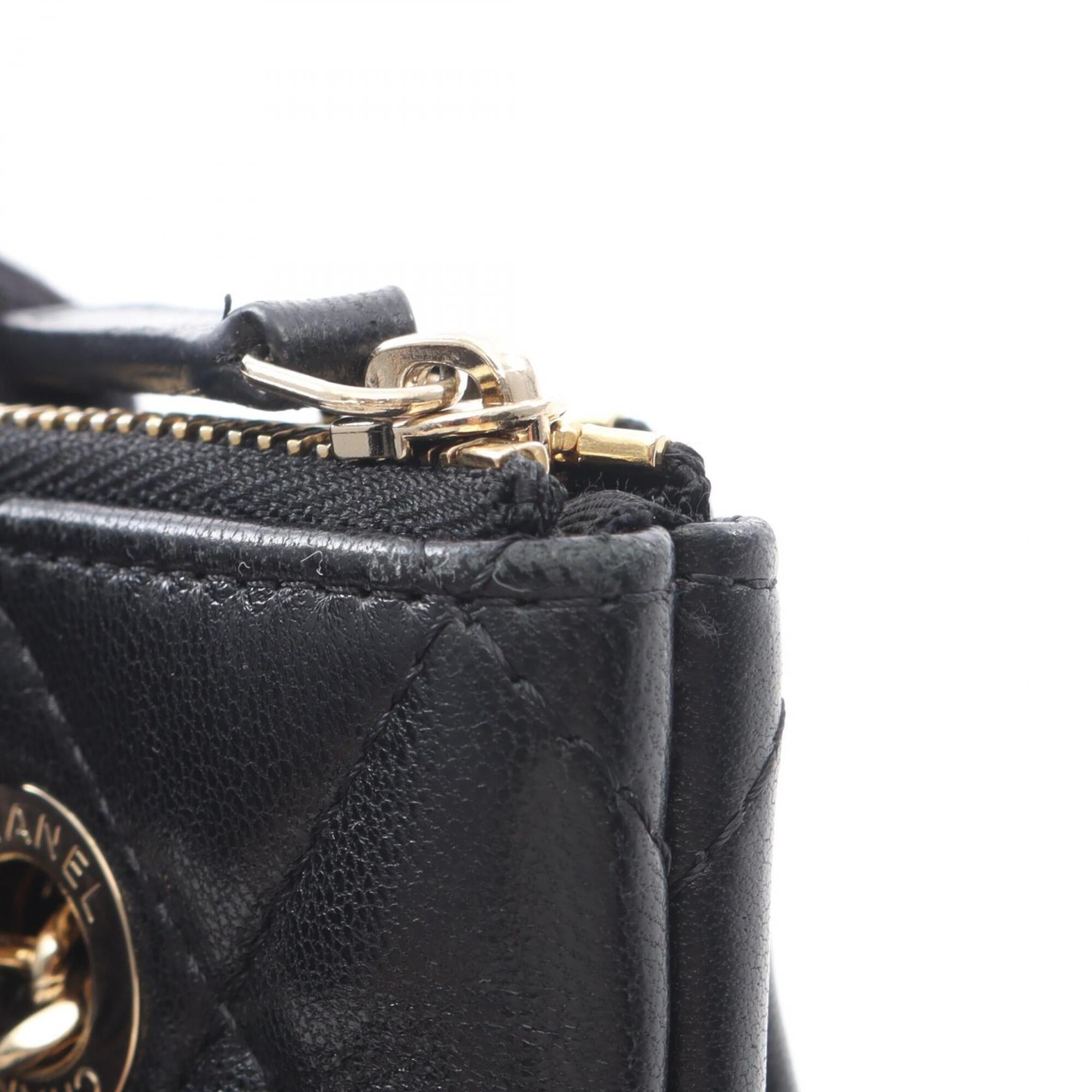 Chanel Black Leather Handbag Shoulder Bag (Pre-Owned)