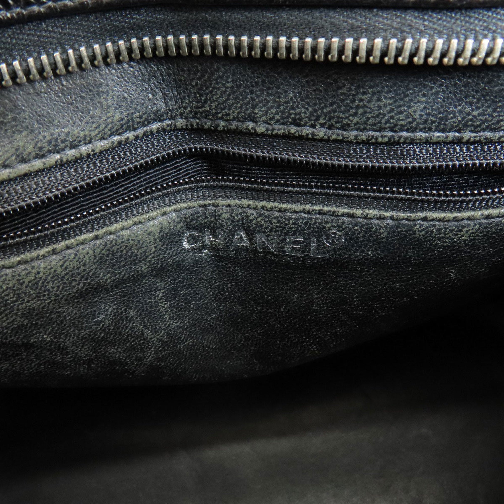 Chanel Black Caviar Leather Tote Bag (Pre-Owned)