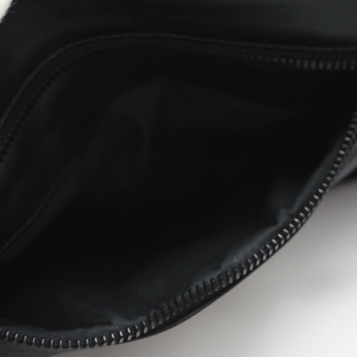Bottega Veneta Black Leather Sling Bag (Pre-Owned)