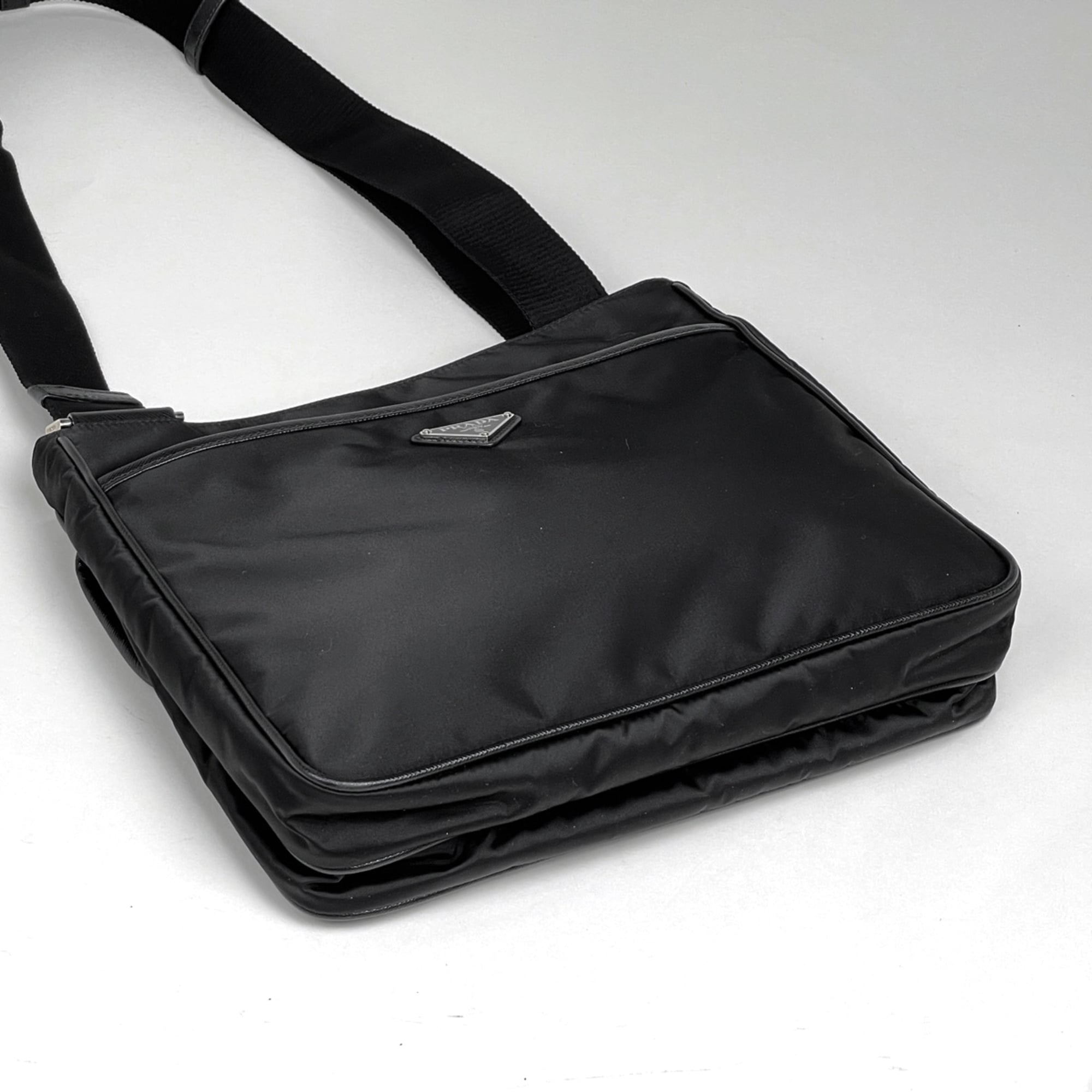 Prada Black Nylon Shoulder Bag (Pre-Owned)