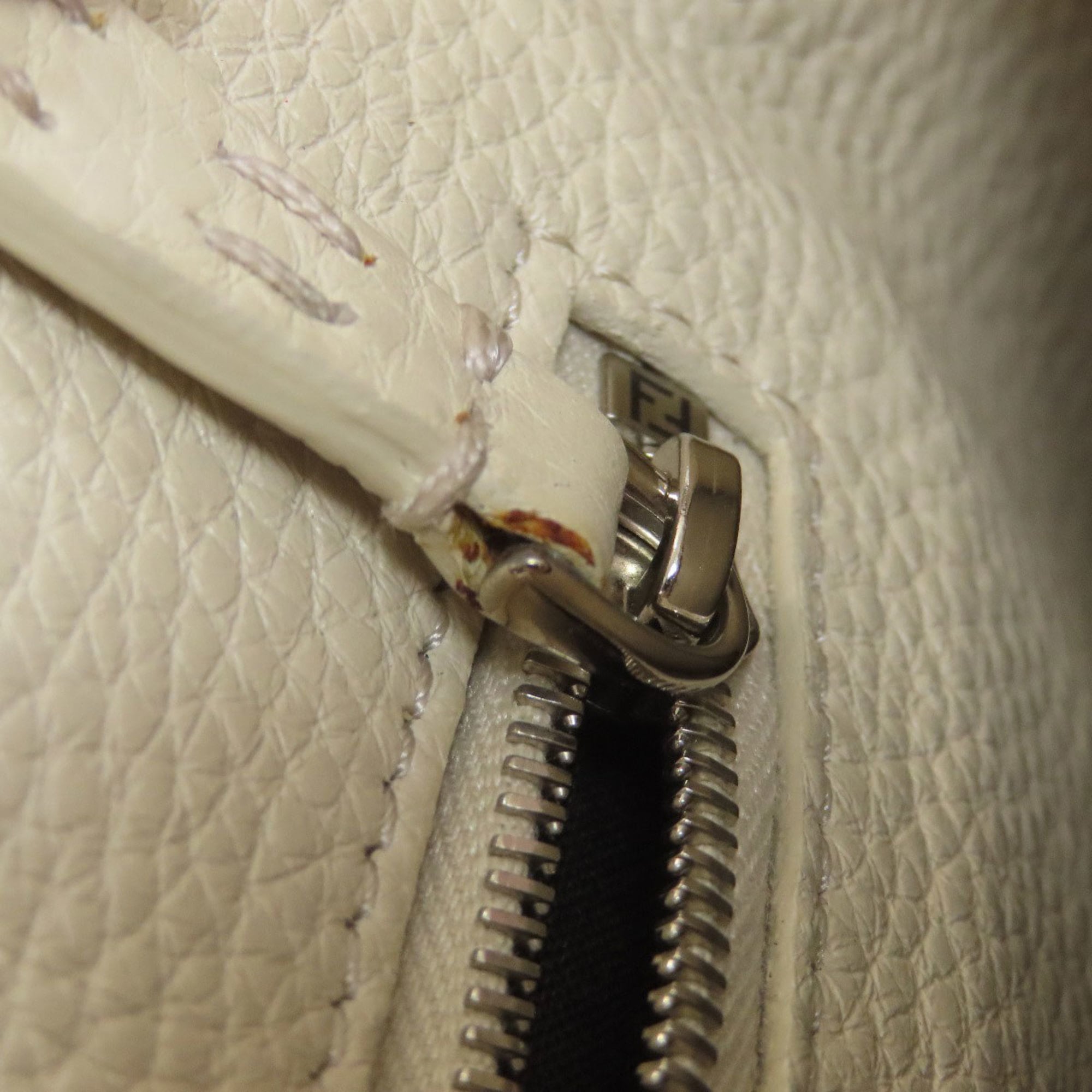 Fendi Pink Leather Handbag (Pre-Owned)