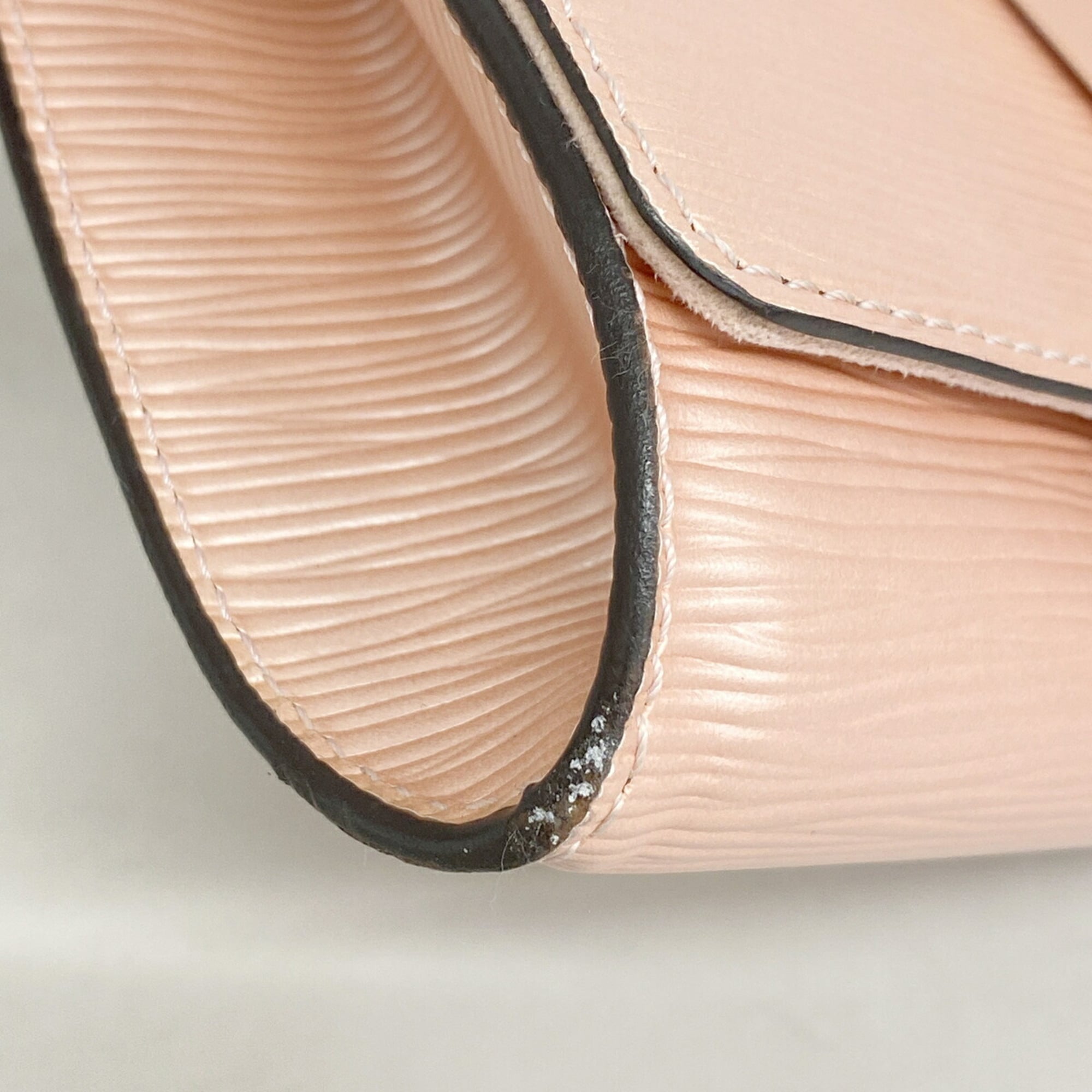 Louis Vuitton Rose Clair Shoulder Bag (Pre-Owned)