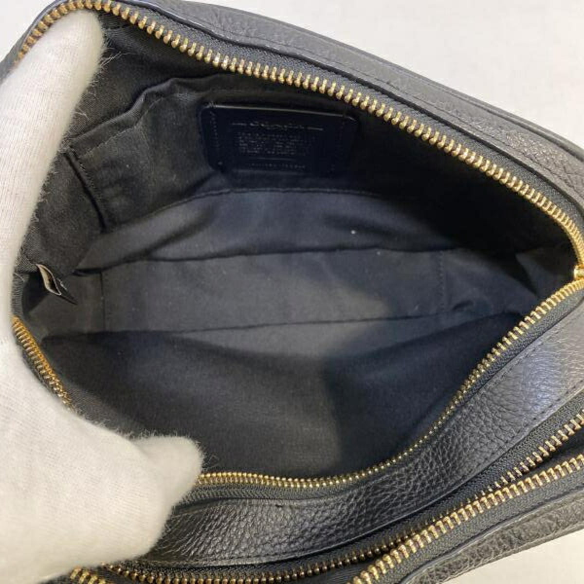 Coach Black Shoulder Bag (Pre-Owned)