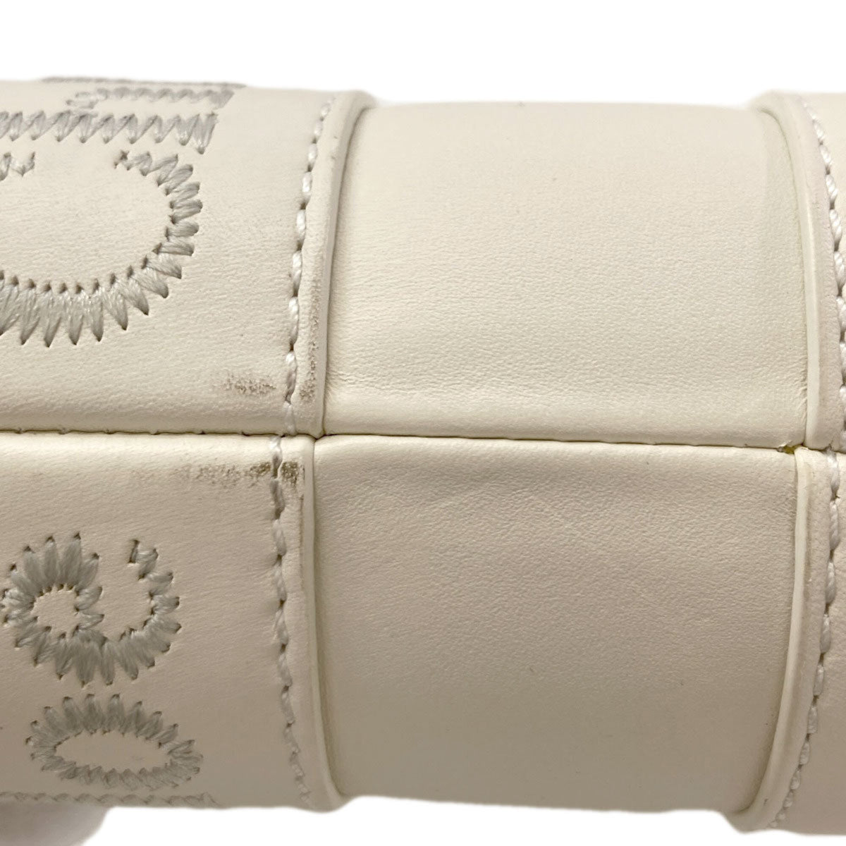 Chloé White Leather Handbag (Pre-Owned)