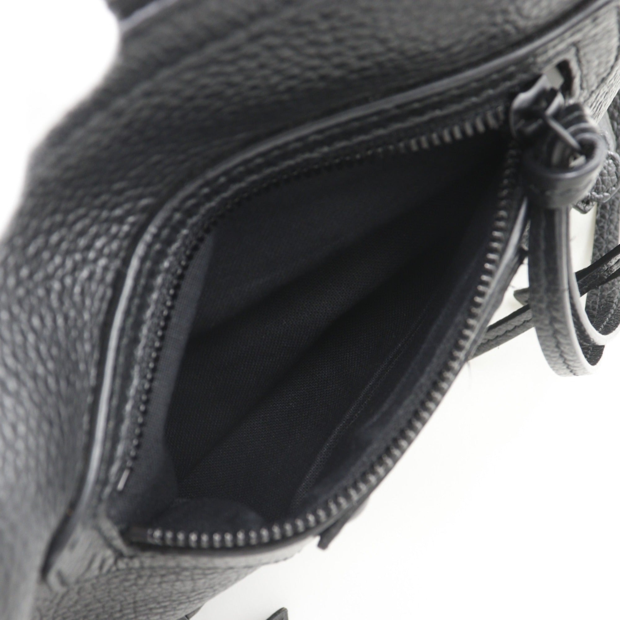 Balenciaga Black Leather Shoulder Bag (Pre-Owned)