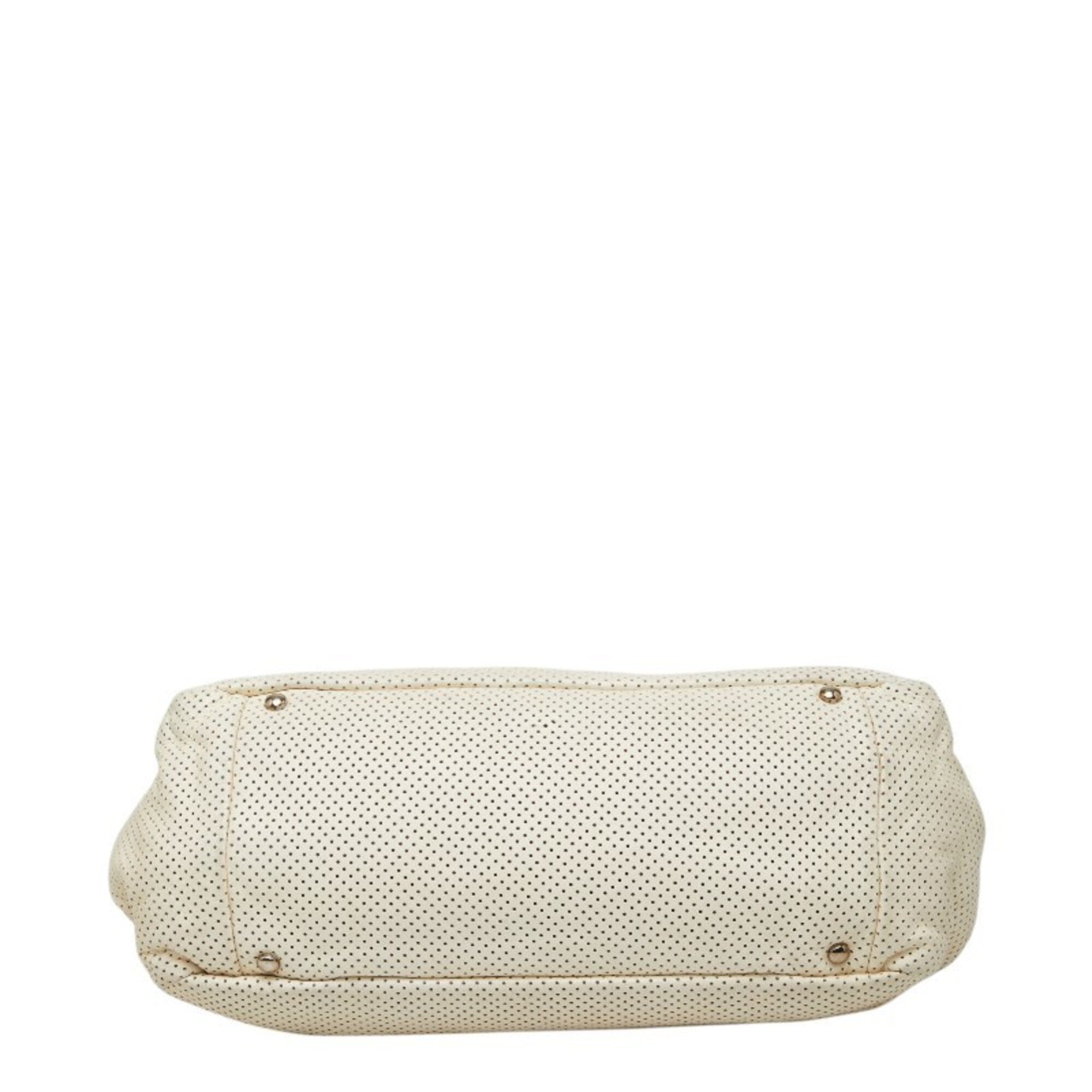 Chanel Off-White Leather Shoulder Bag (Pre-Owned)