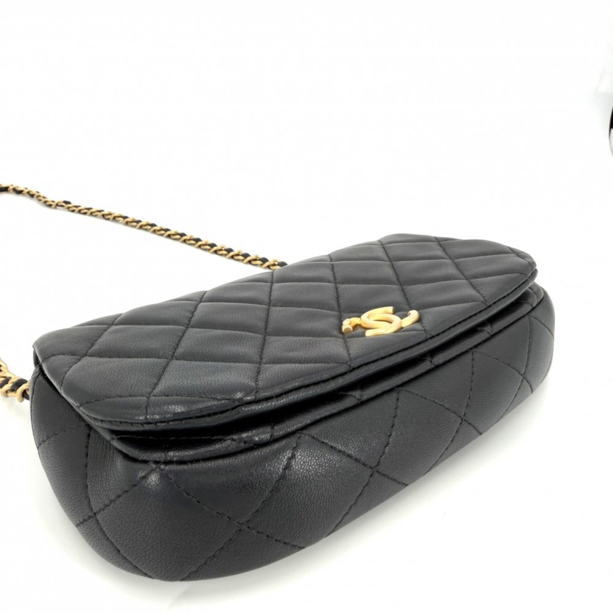 Chanel Matelasse Black Leather Pochette Shoulder Bag (Pre-Owned)