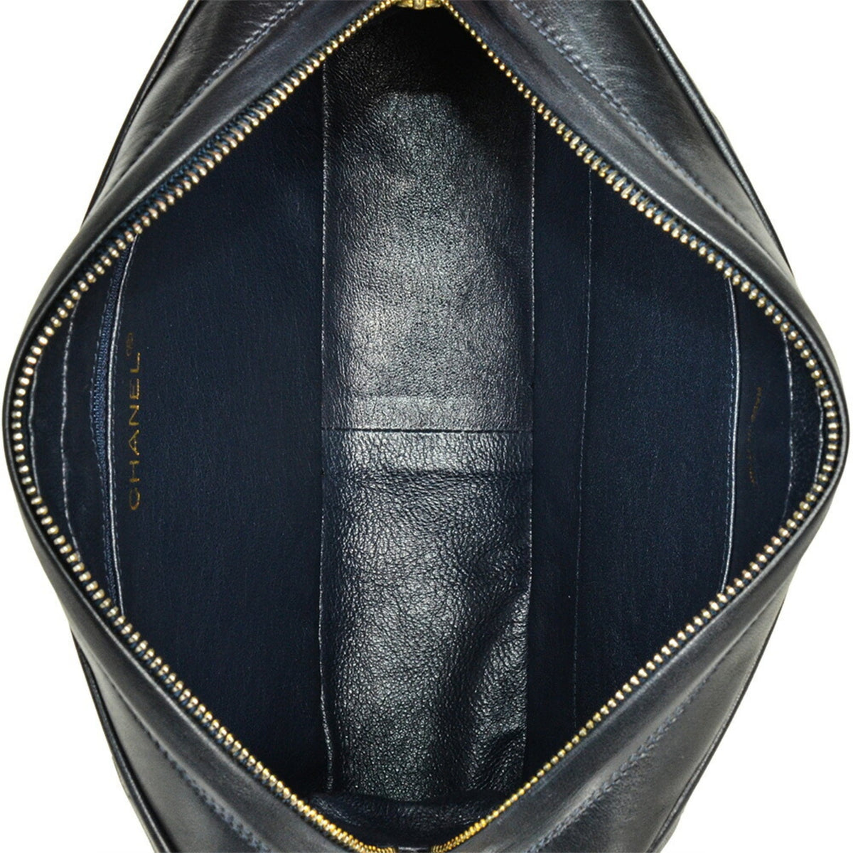 Chanel Matelasse Black Leather Shoulder Bag (Pre-Owned)