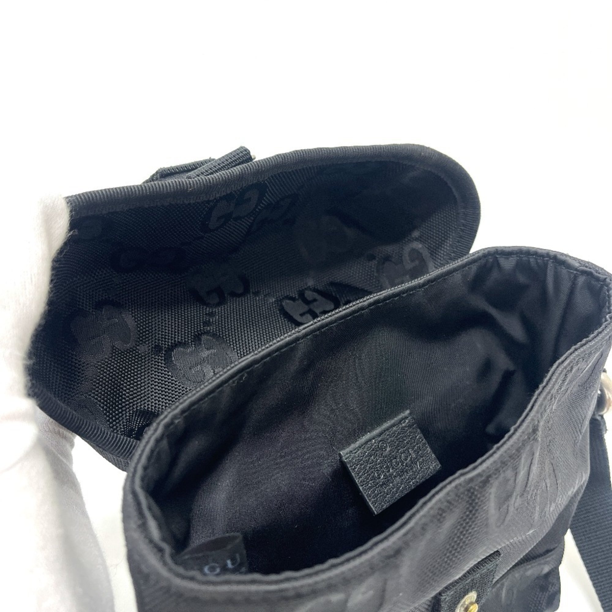 Gucci Black Nylon Leather Handbag Shoulder Bag (Pre-Owned)