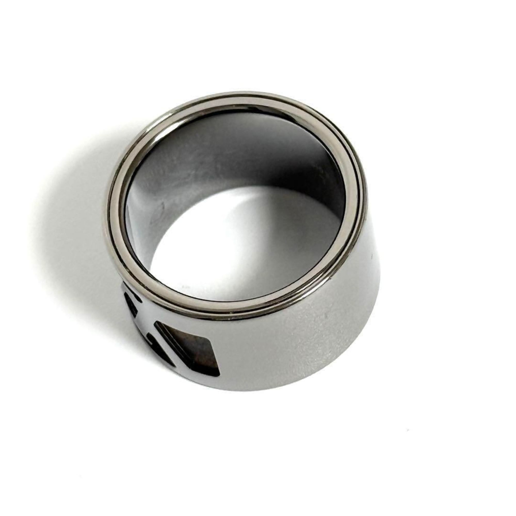Louis Vuitton Silver Metal Band Ring (Pre-Owned)