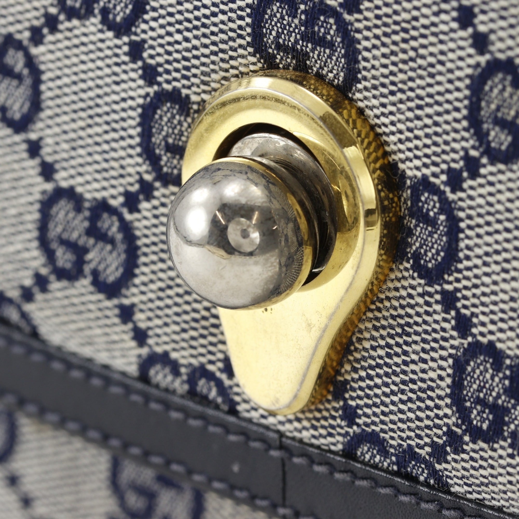 Gucci Navy Gg Canvas Shoulder Bag (Pre-Owned)