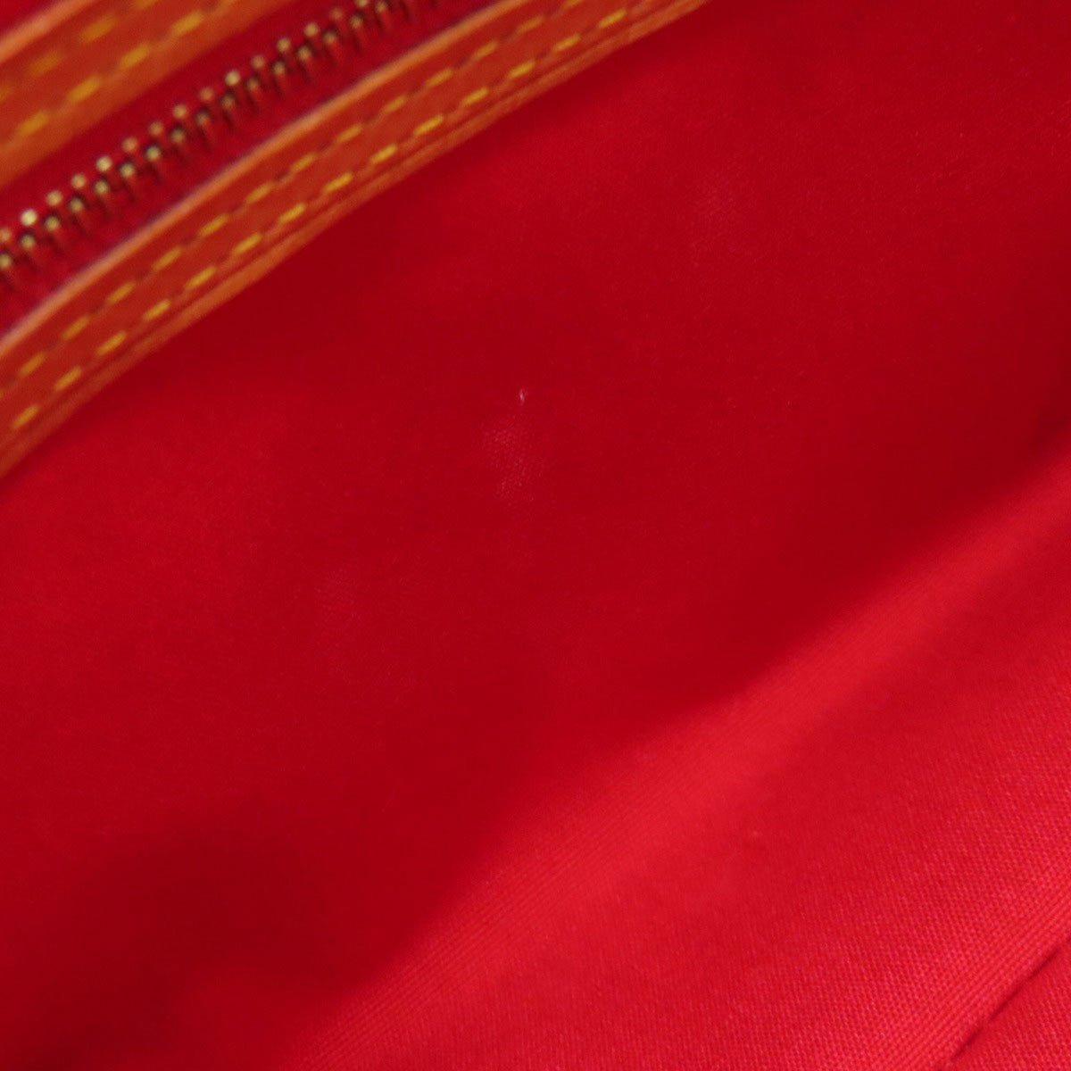Louis Vuitton Vernis Red Color Vernis Handbag (Pre-Owned)