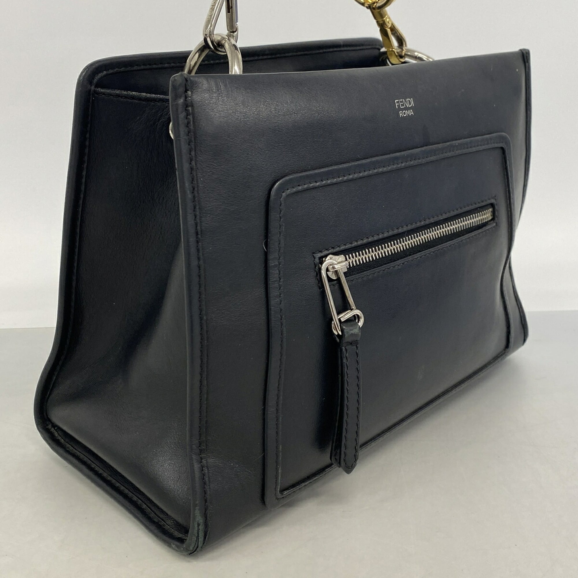 Fendi Black Leather Handbag (Pre-Owned)