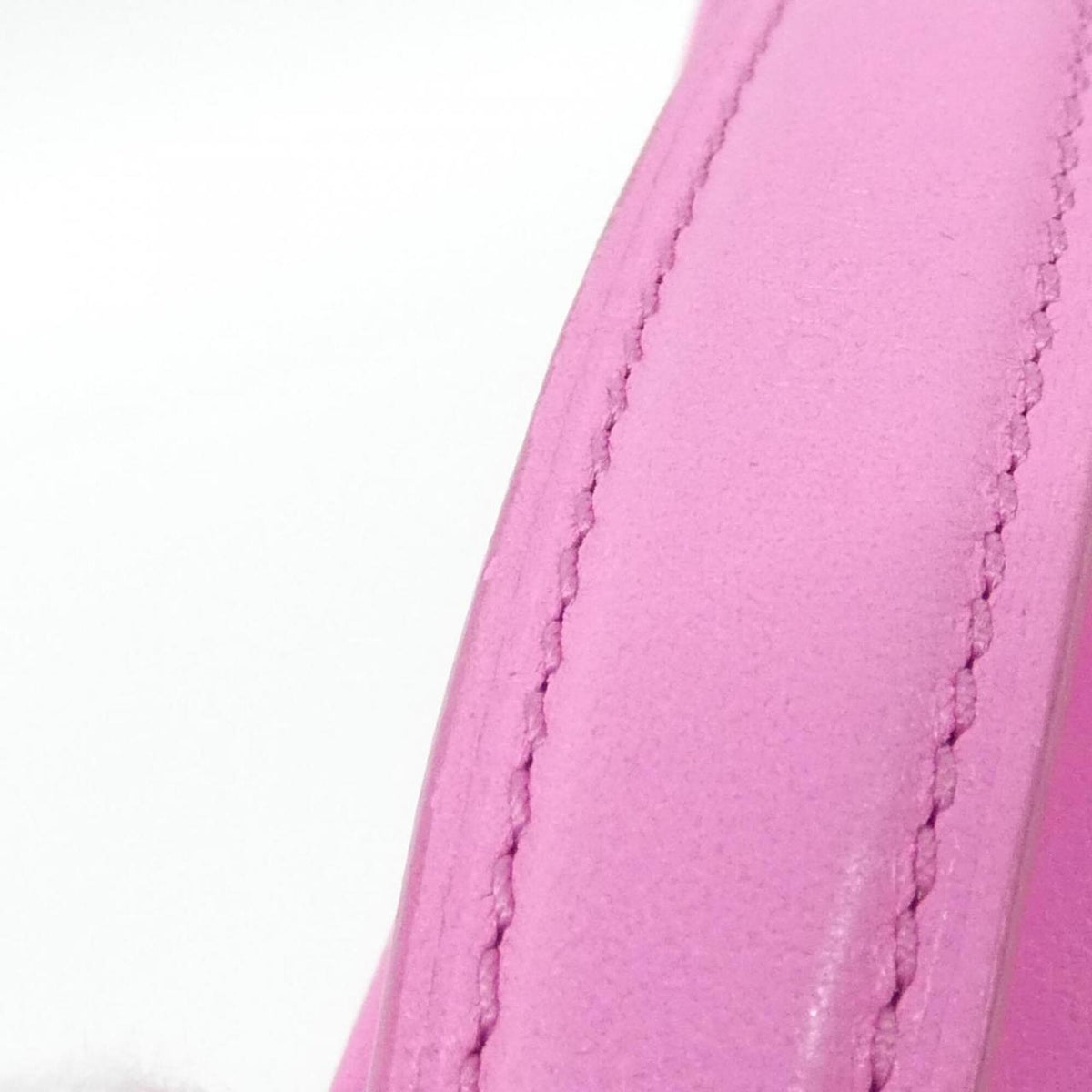 Louis Vuitton Rose Leather Pouch Shoulder Bag (Pre-Owned)
