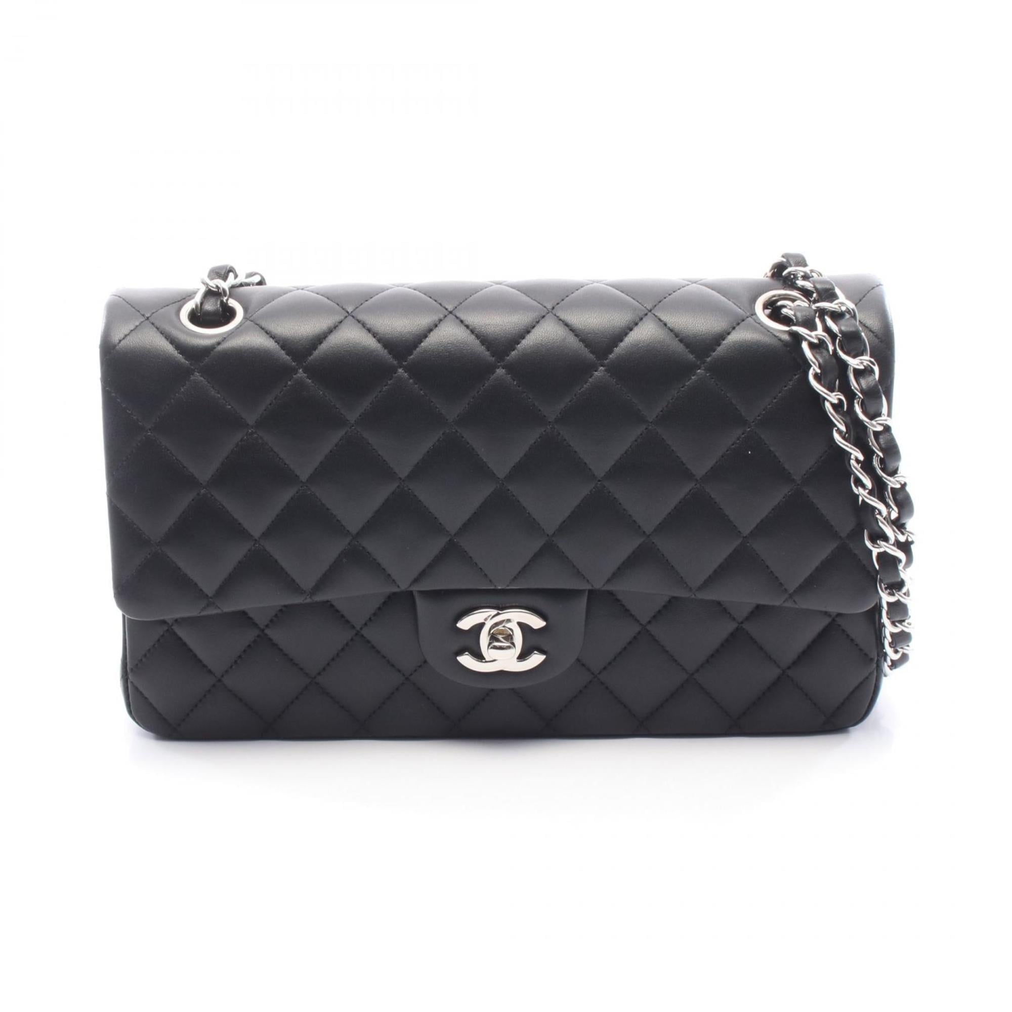 Chanel Black Leather Shoulder Bag (Pre-Owned)