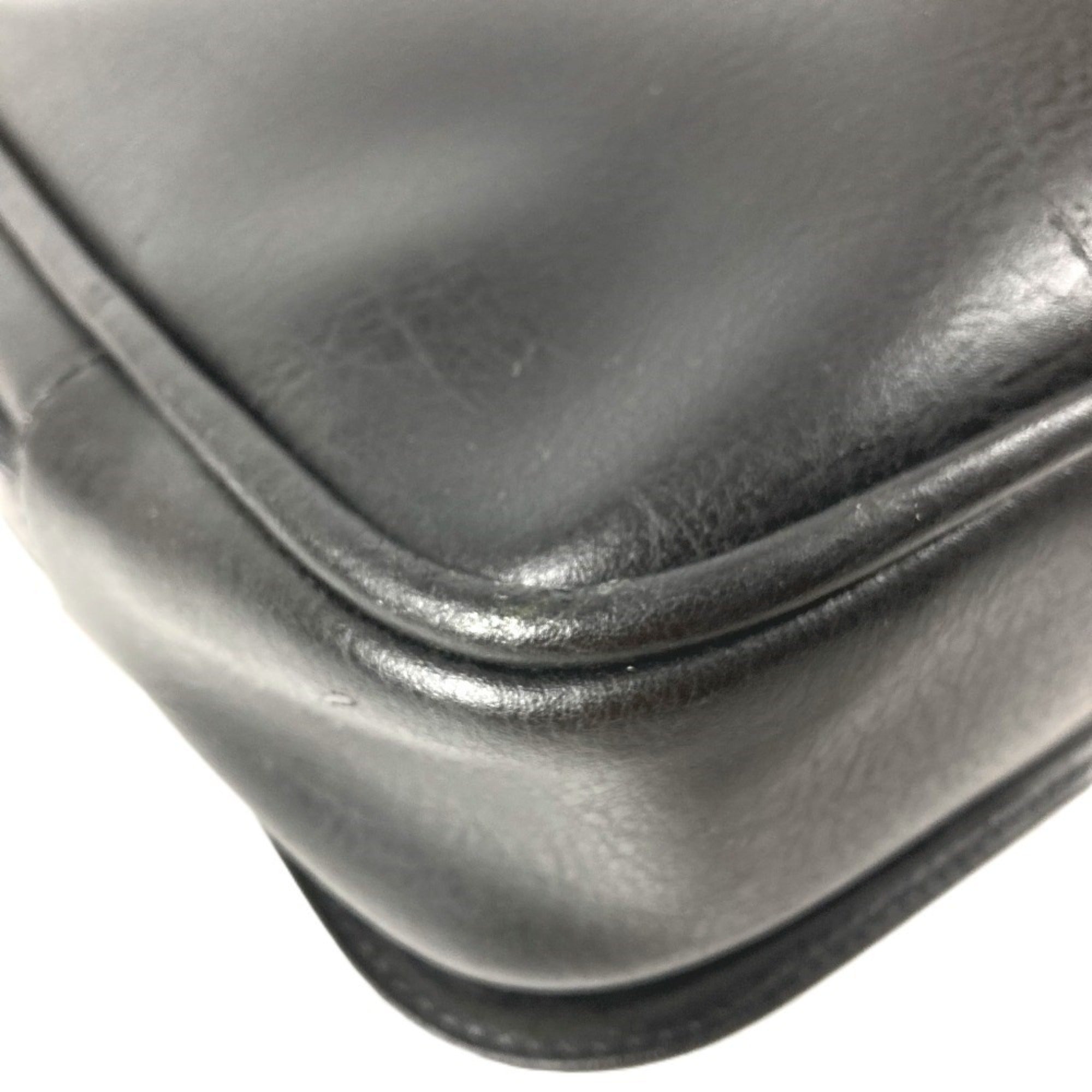Salvatore Ferragamo Black Leather Messenger Bag Shoulder Bag (Pre-Owned)