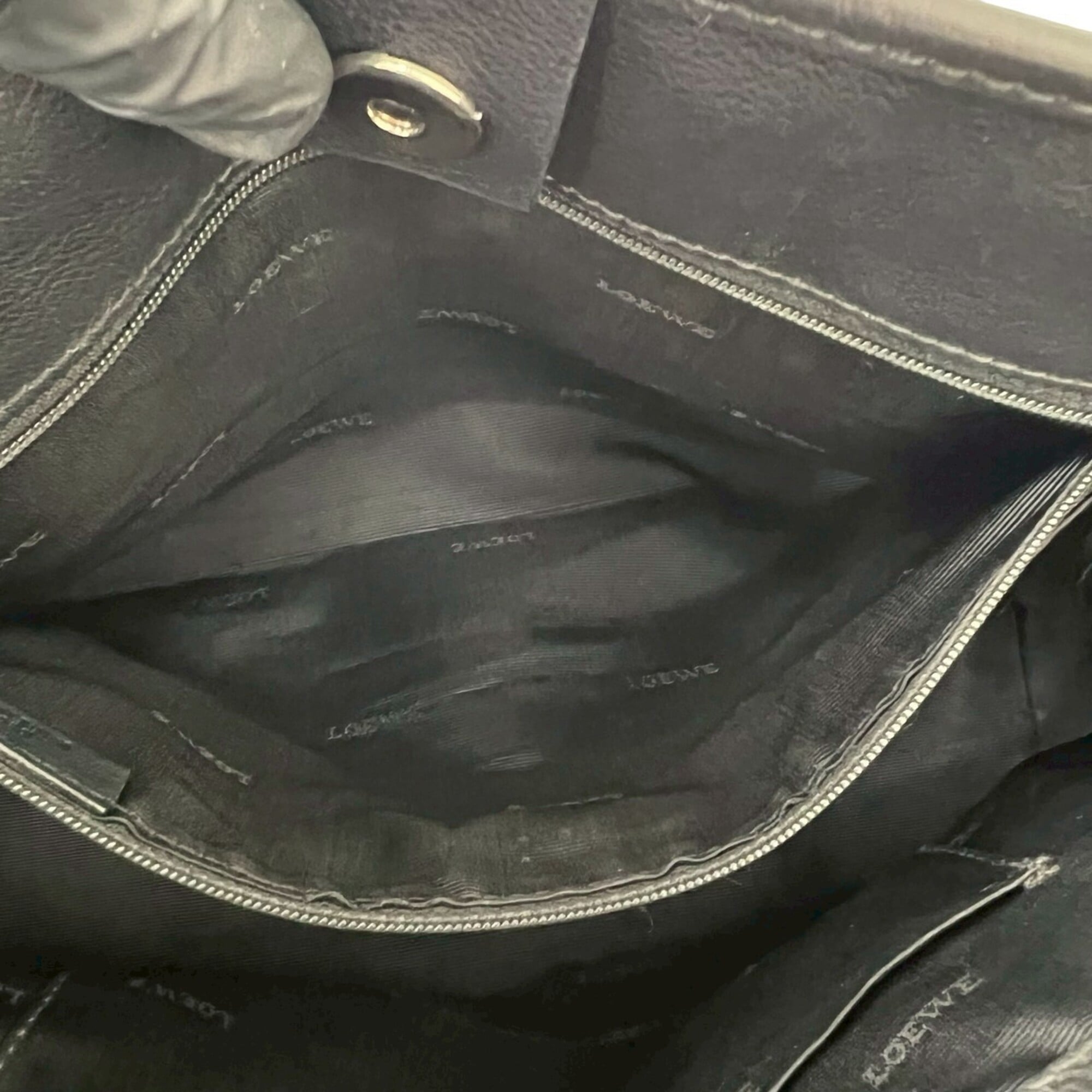 Loewe Black Leather Handbag Tote Bag (Pre-Owned)