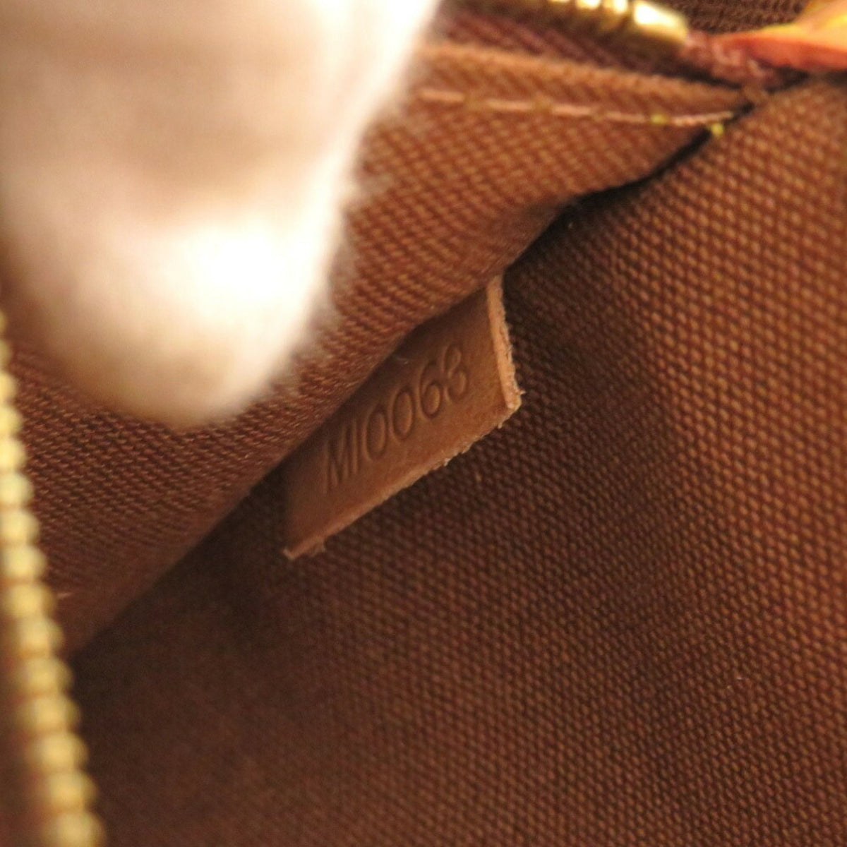Louis Vuitton Brown Monogram Handbag (Pre-Owned)