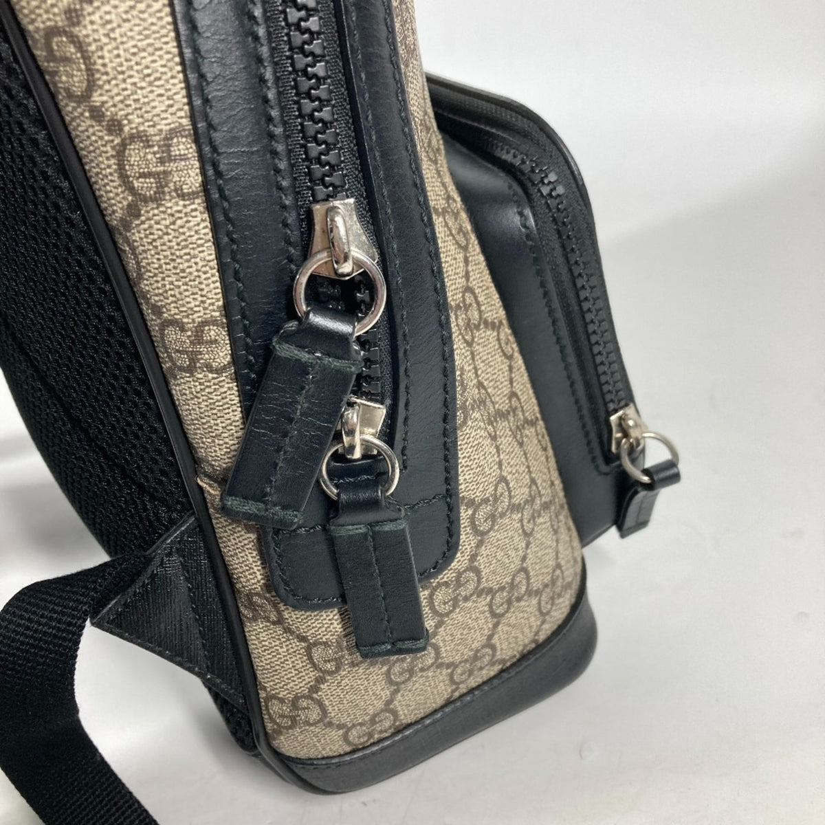 Gucci Beige Black Gg Supreme Backpack (Pre-Owned)