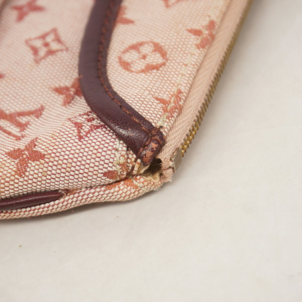 Louis Vuitton Cerise Pouch (Pre-Owned)