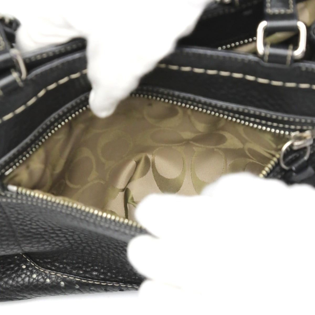 Coach Black Leather Handbag (Pre-Owned)