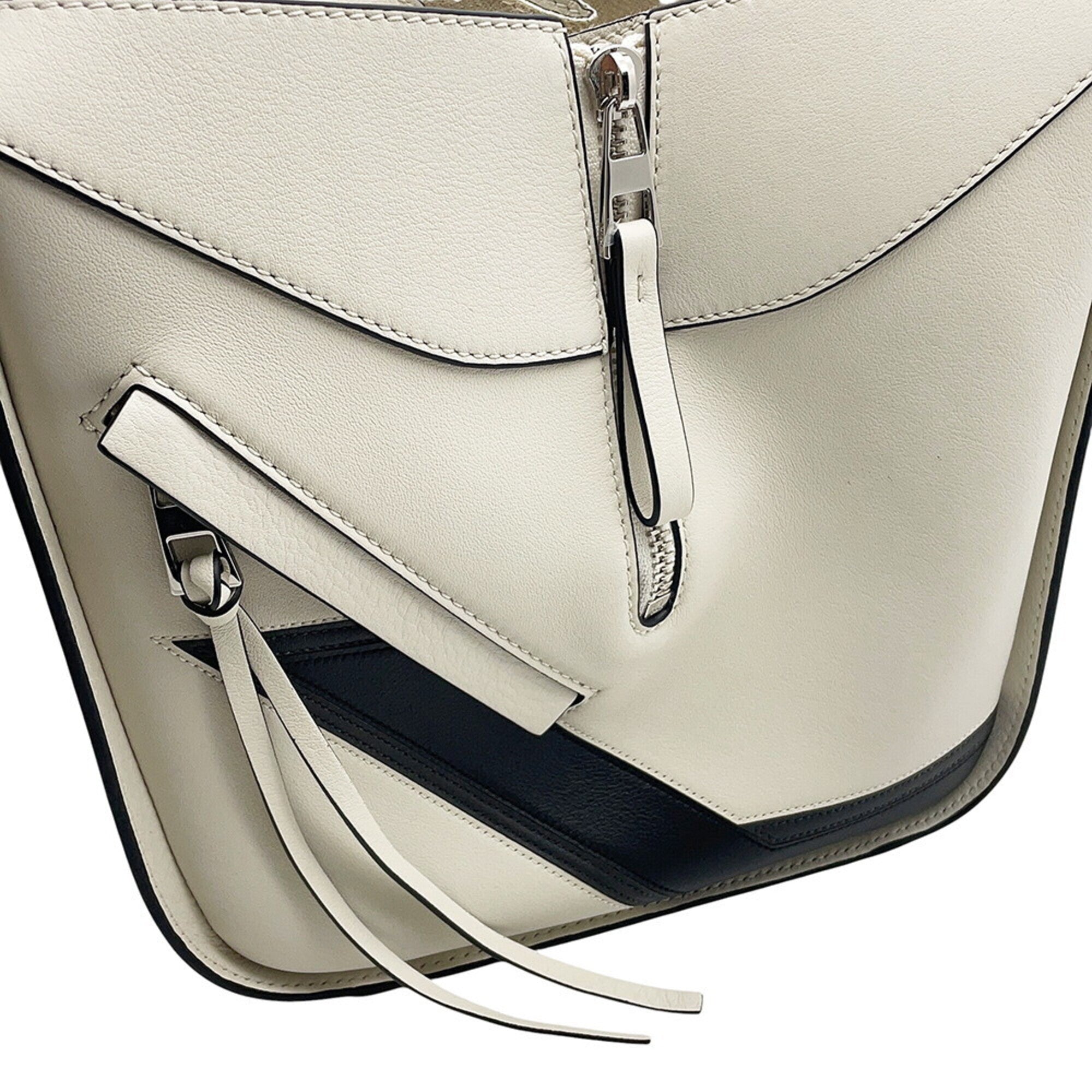 Loewe Hammock White Leather Handbag (Pre-Owned)