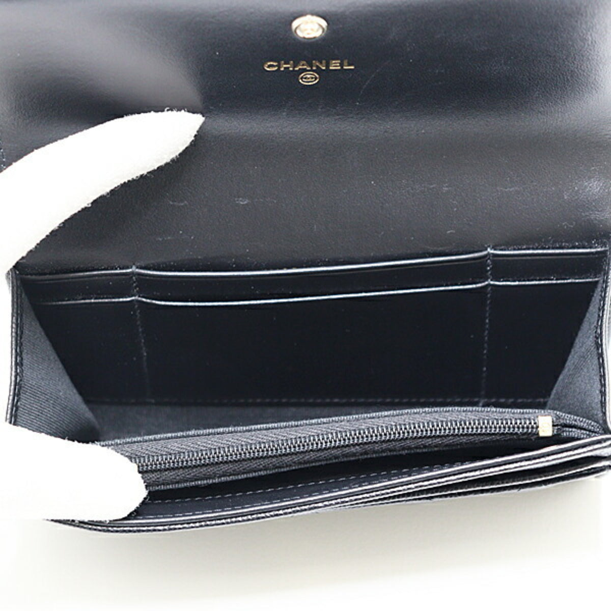 Chanel Black Grained Calfskin Wallet (Bi-Fold) (Pre-Owned)