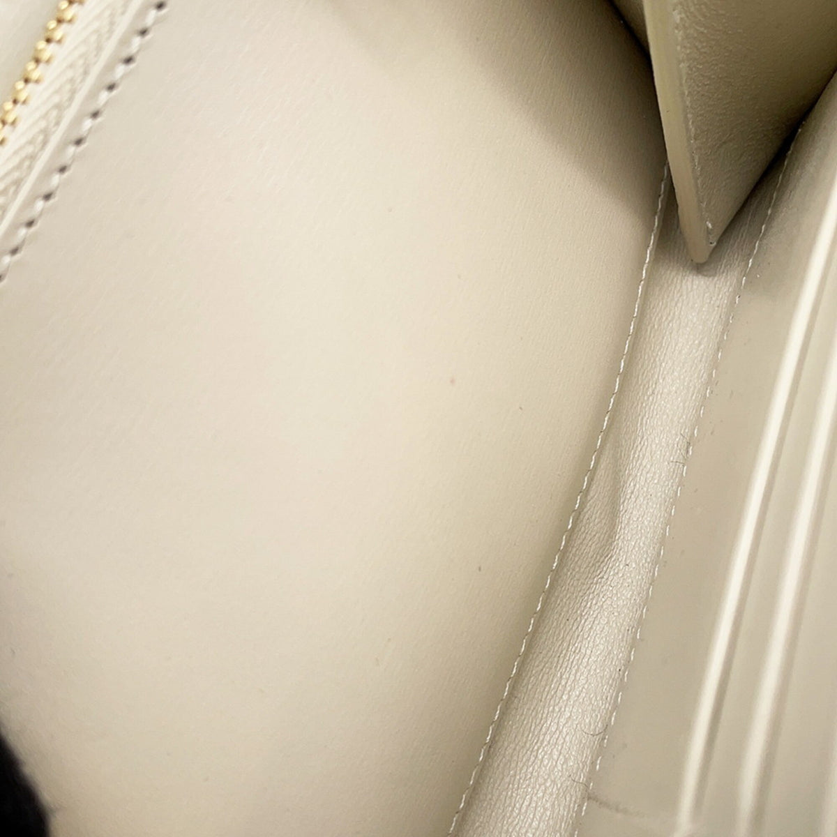 Saint Laurent White Chain/Shoulder Wallet (Pre-Owned)