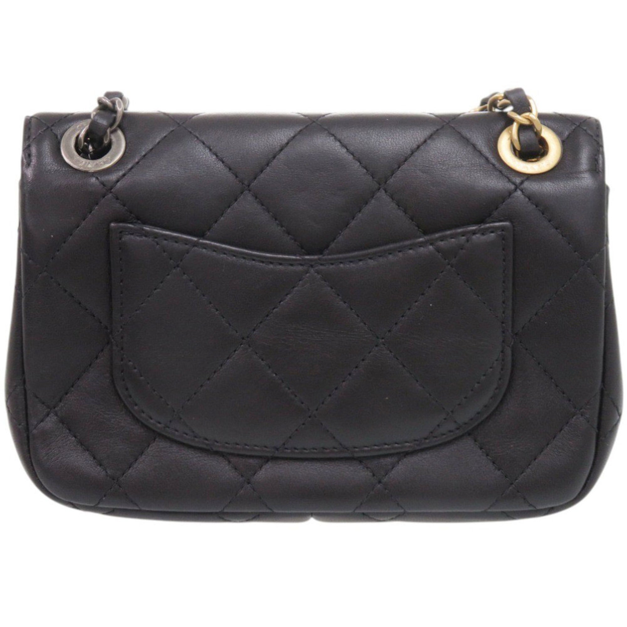 Chanel Black Leather Shoulder Bag (Pre-Owned)
