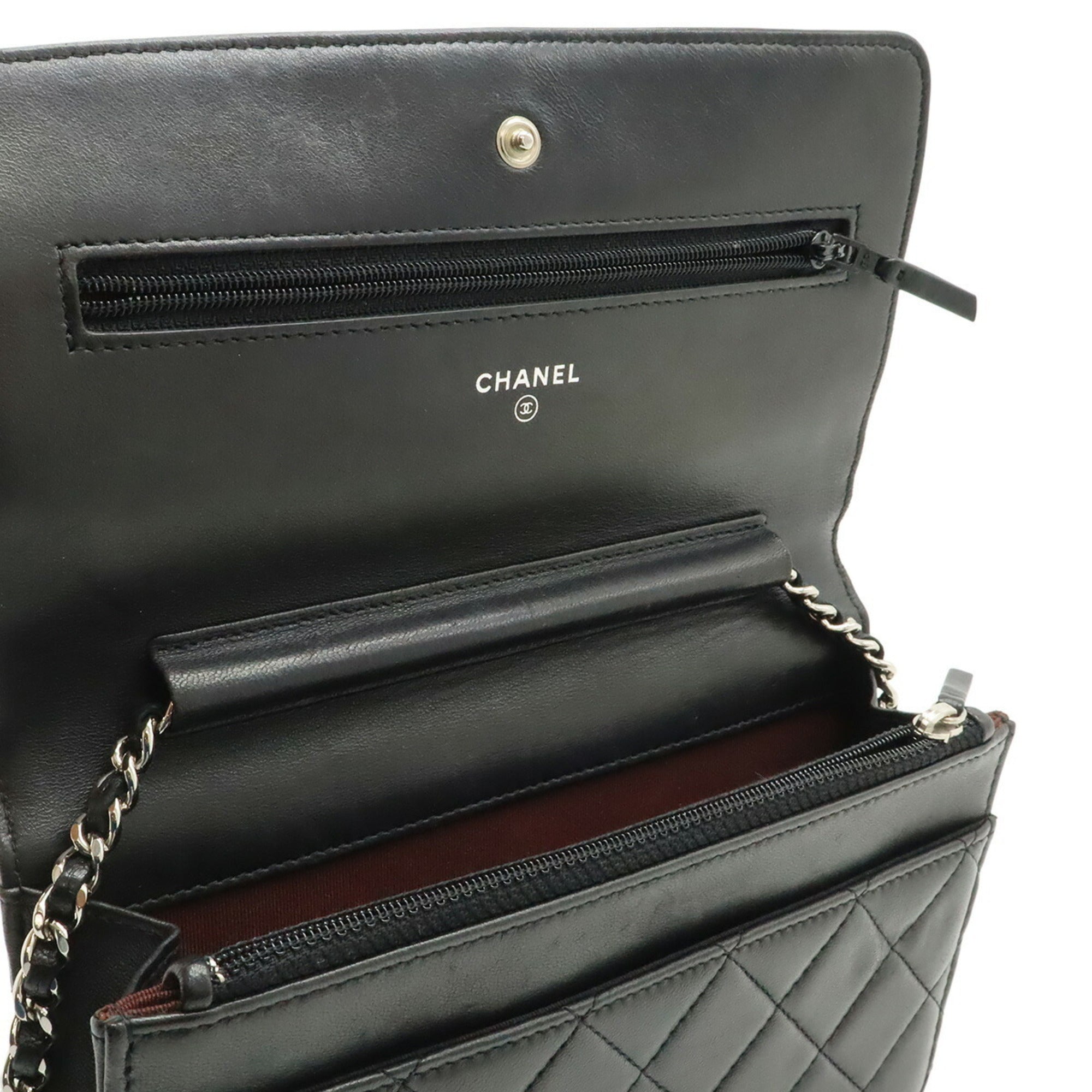 Chanel Black Leather Pochette Shoulder Bag (Pre-Owned)