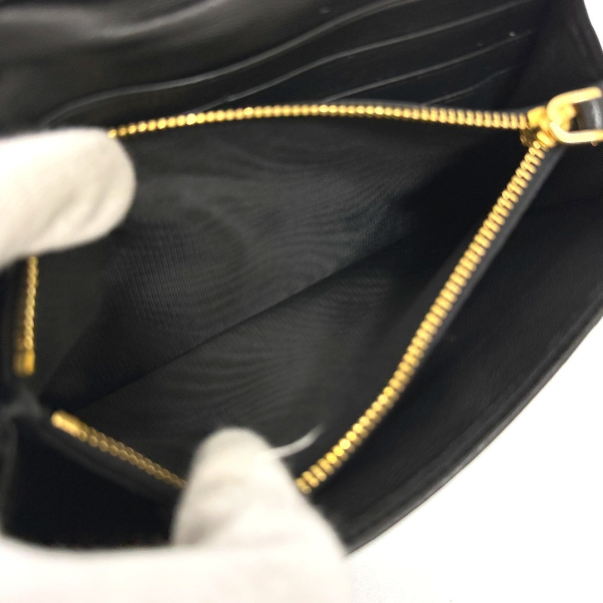 Prada Black Leather Long Wallet (Bi-Fold) (Pre-Owned)