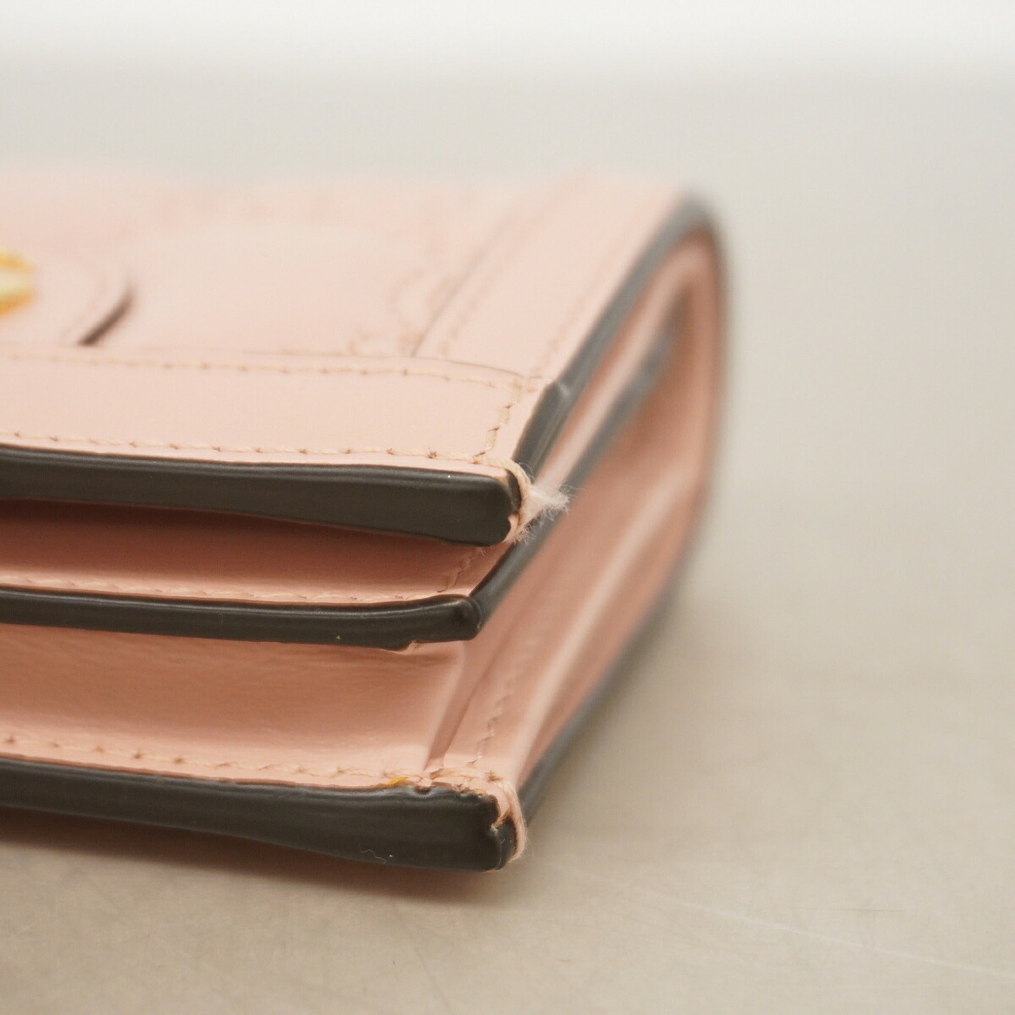 Gucci Pink Leather Wallet (Bi-Fold) (Pre-Owned)