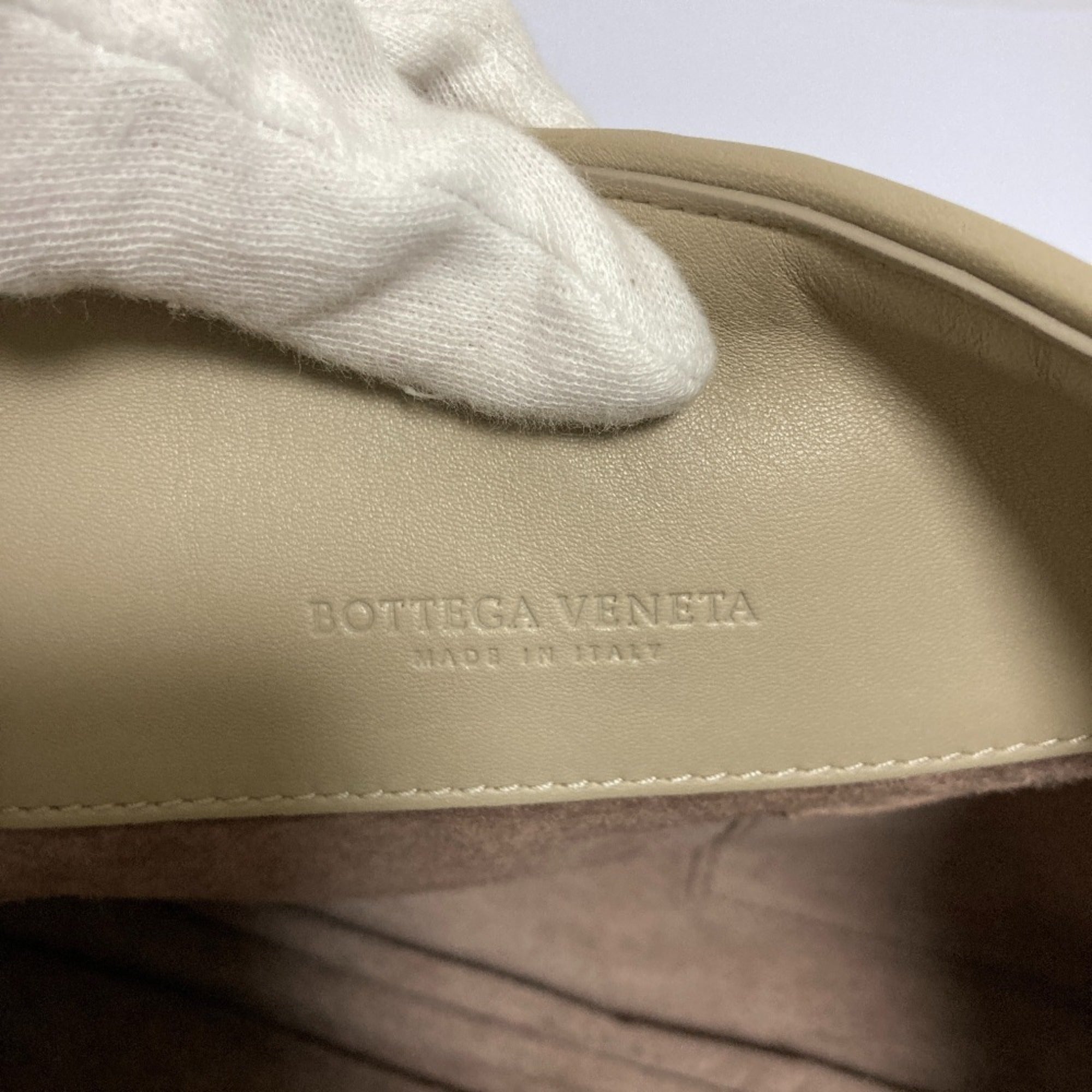 Bottega Veneta Grayish Intrecciato Shoulder Bag (Pre-Owned)