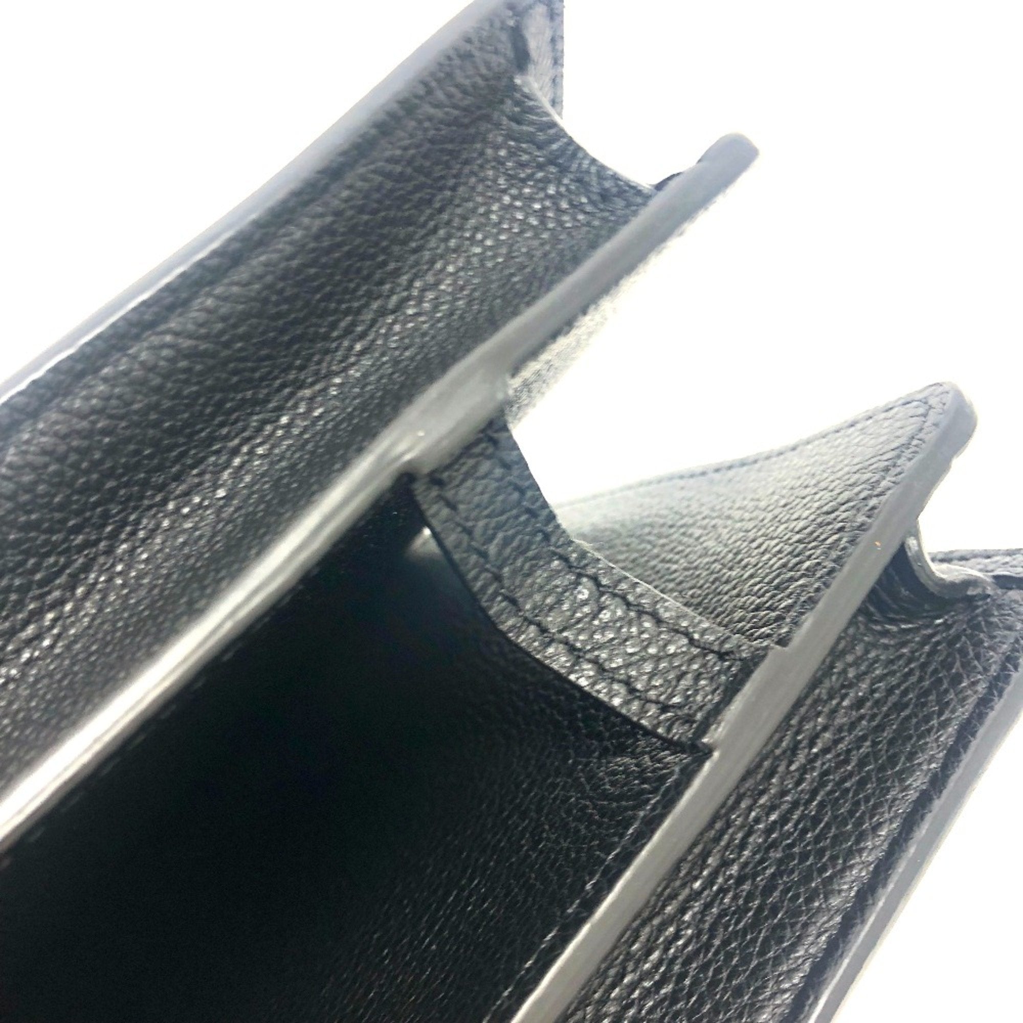 Burberry Black Leather Handbag (Pre-Owned)