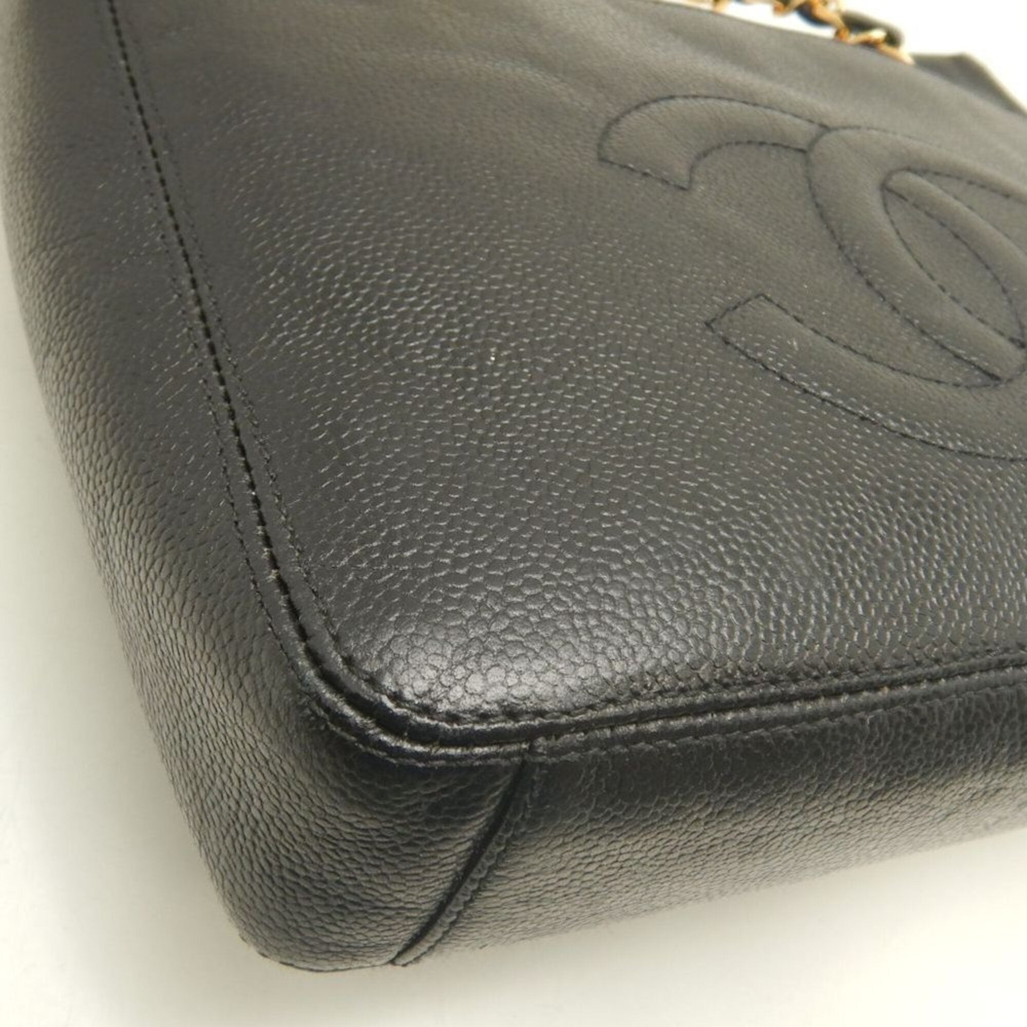 Chanel Black Grained Calfskin Shoulder Bag (Pre-Owned)