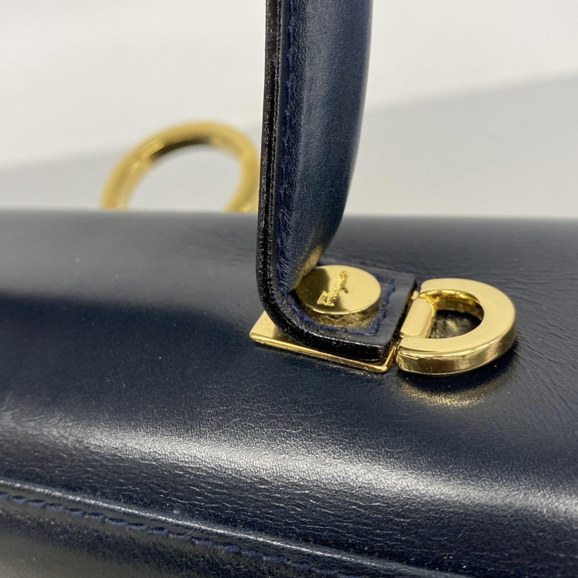 Salvatore Ferragamo Navy Leather Handbag (Pre-Owned)