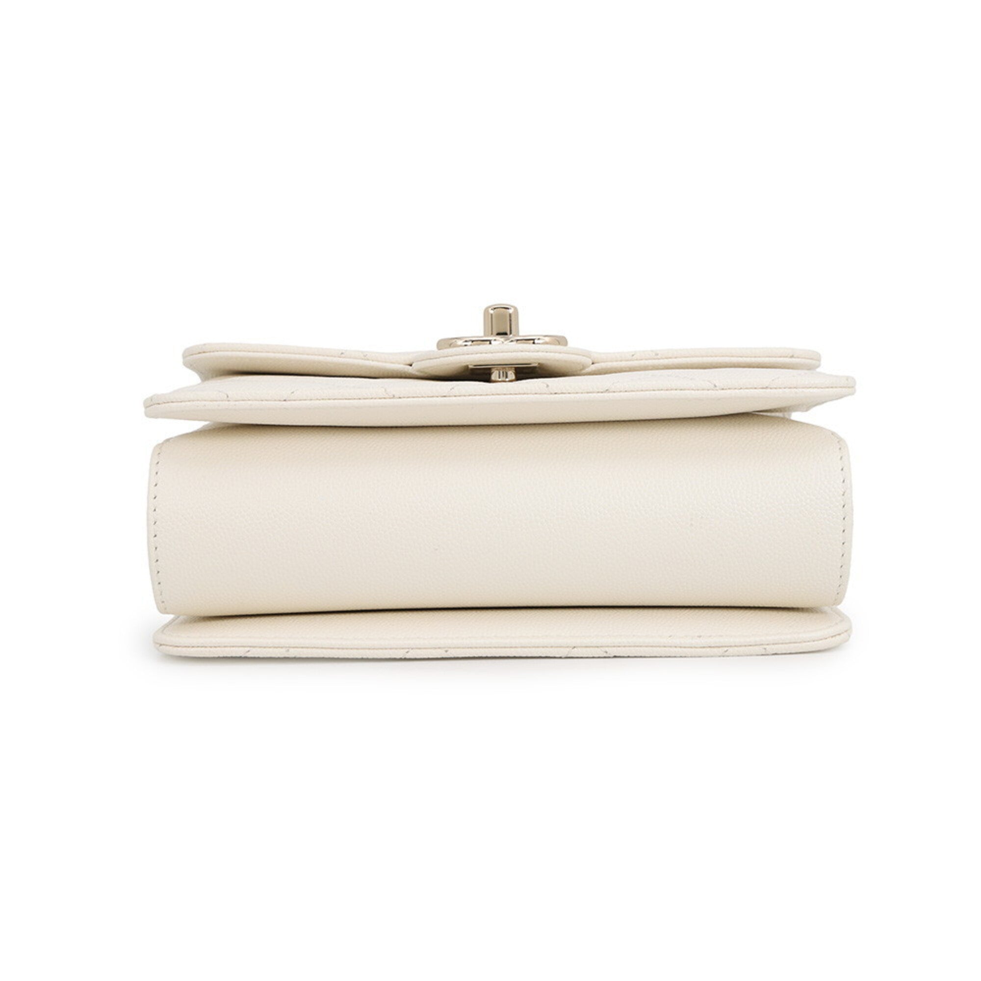 Chanel Matelasse White Grained Calfskin Handbag Shoulder Bag (Pre-Owned)