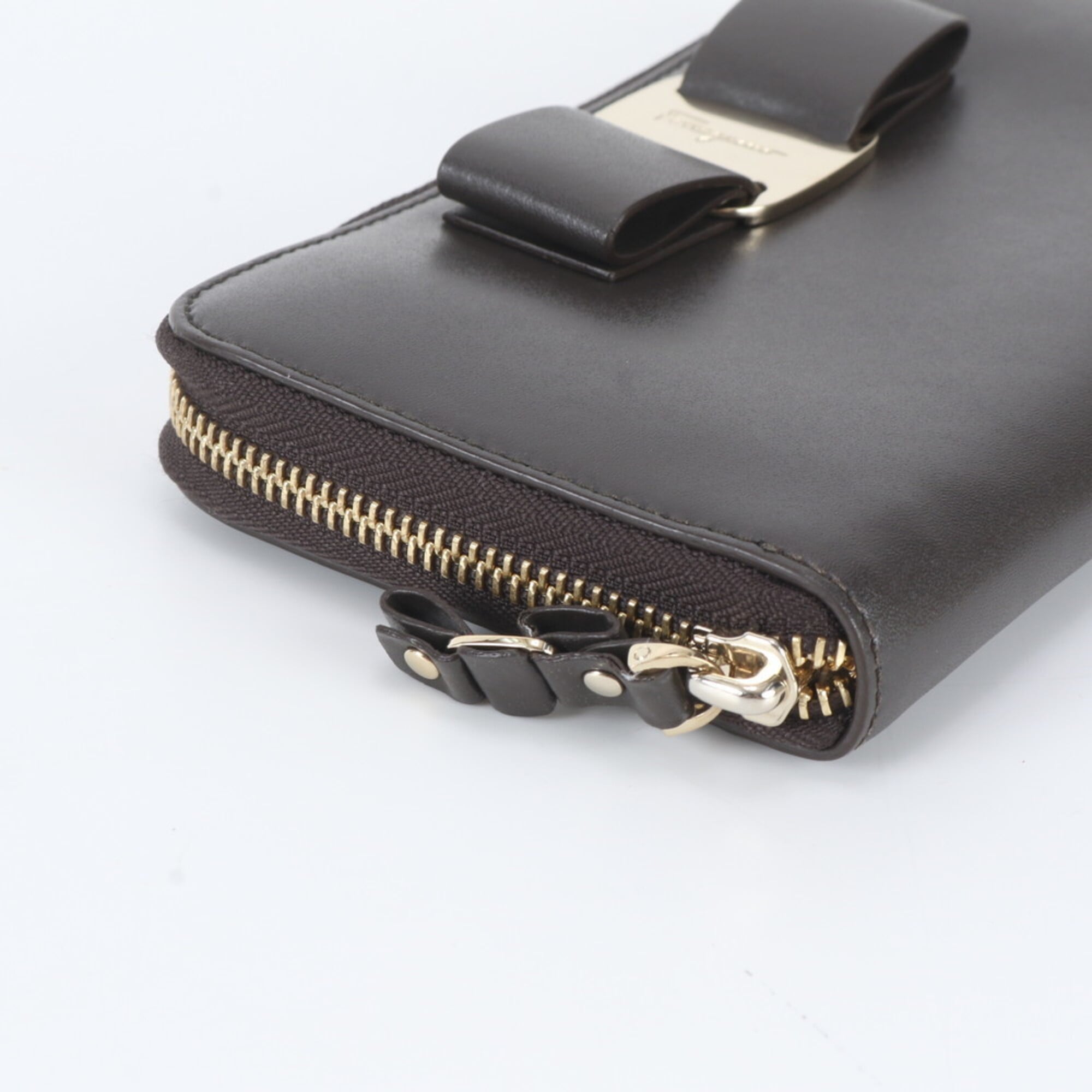 Salvatore Ferragamo Charcoal Gray Leather Long Wallet (Bi-Fold) (Pre-Owned)