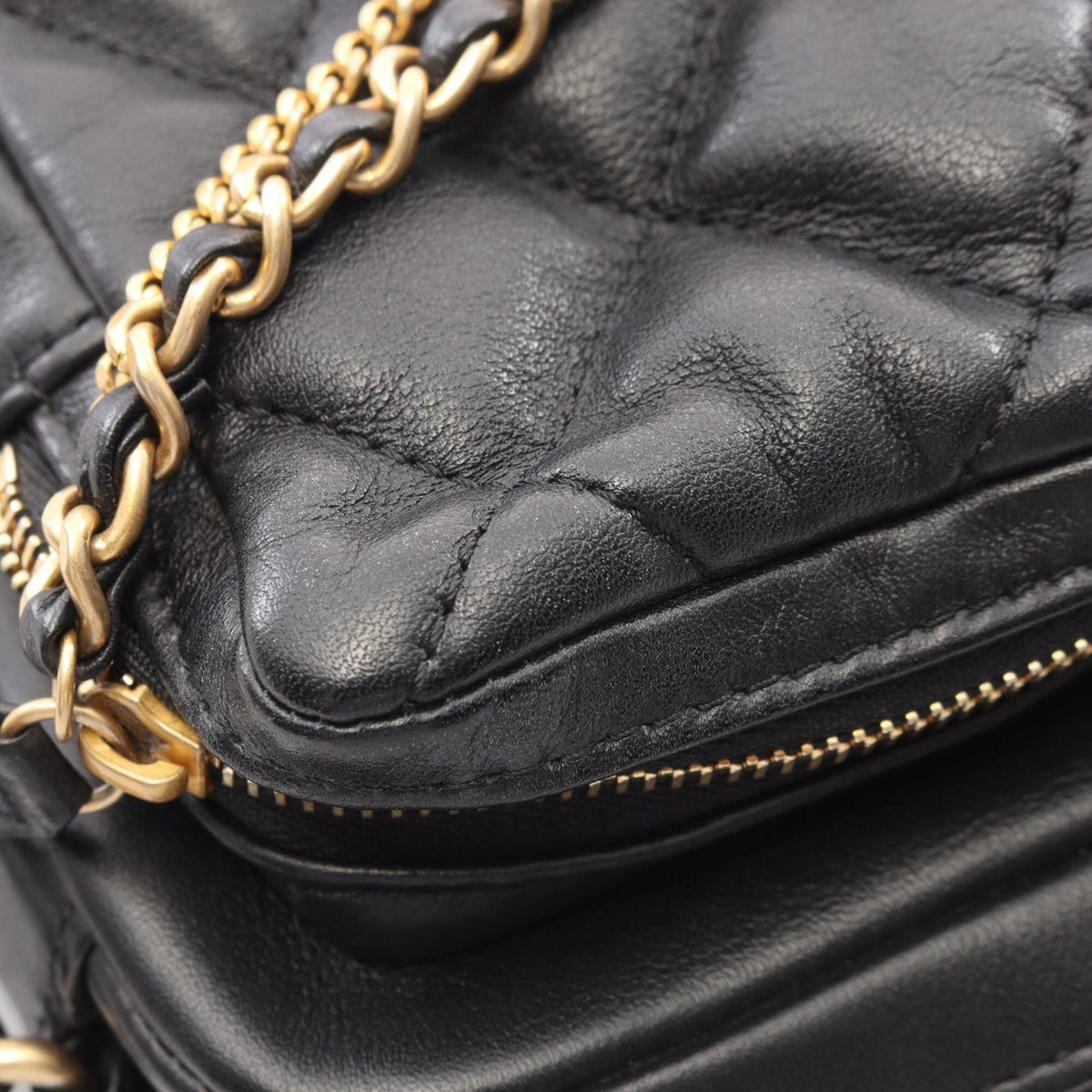 Chanel Black Leather Handbag Shoulder Bag (Pre-Owned)