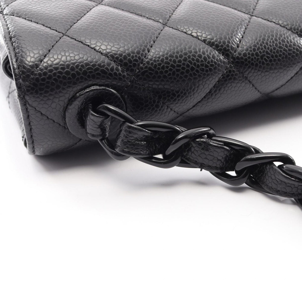 Chanel Black Grained Calfskin Handbag Shoulder Bag (Pre-Owned)