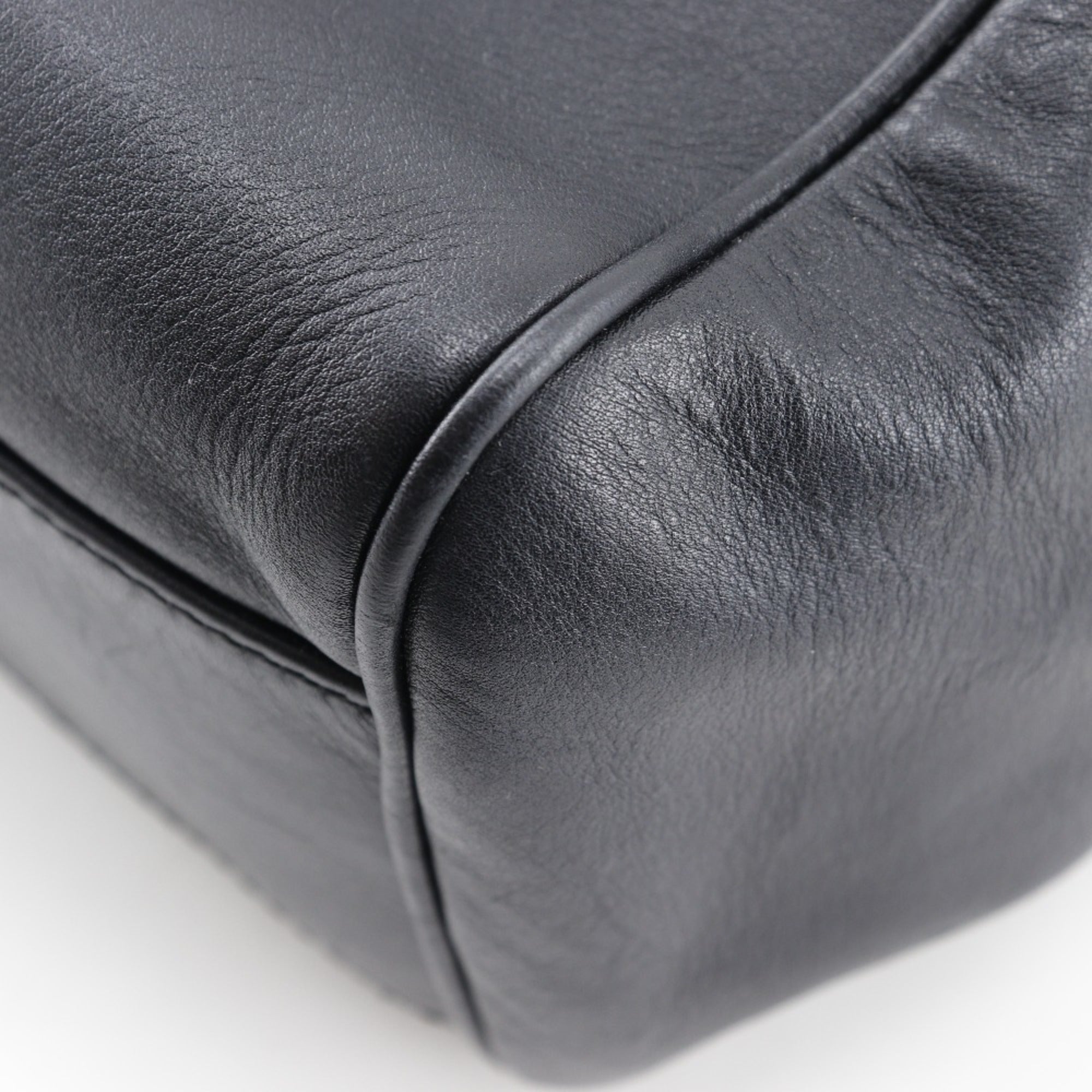 Gucci Black Leather Backpack (Pre-Owned)