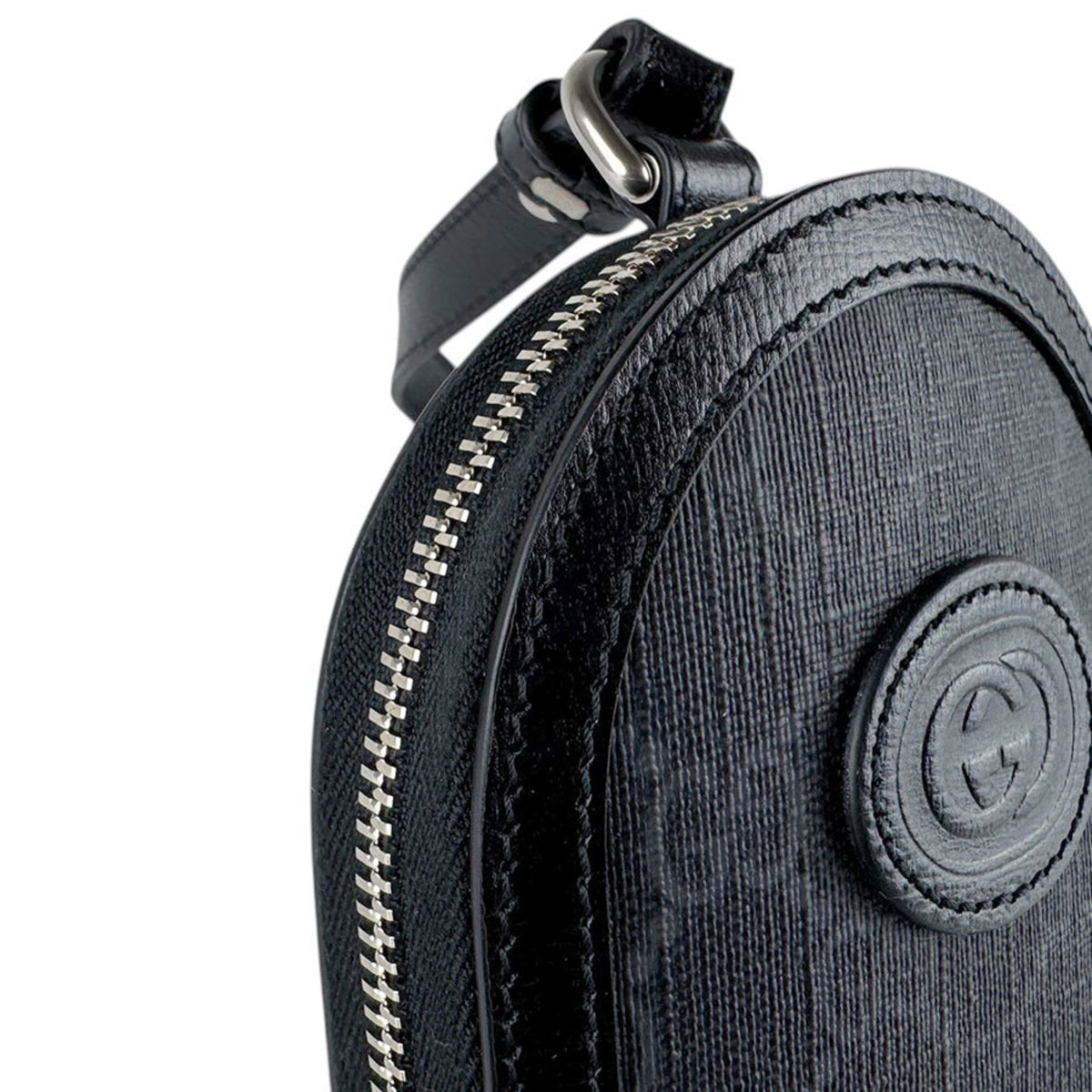 Gucci Black Gg Supreme Pouch Shoulder Bag (Pre-Owned)