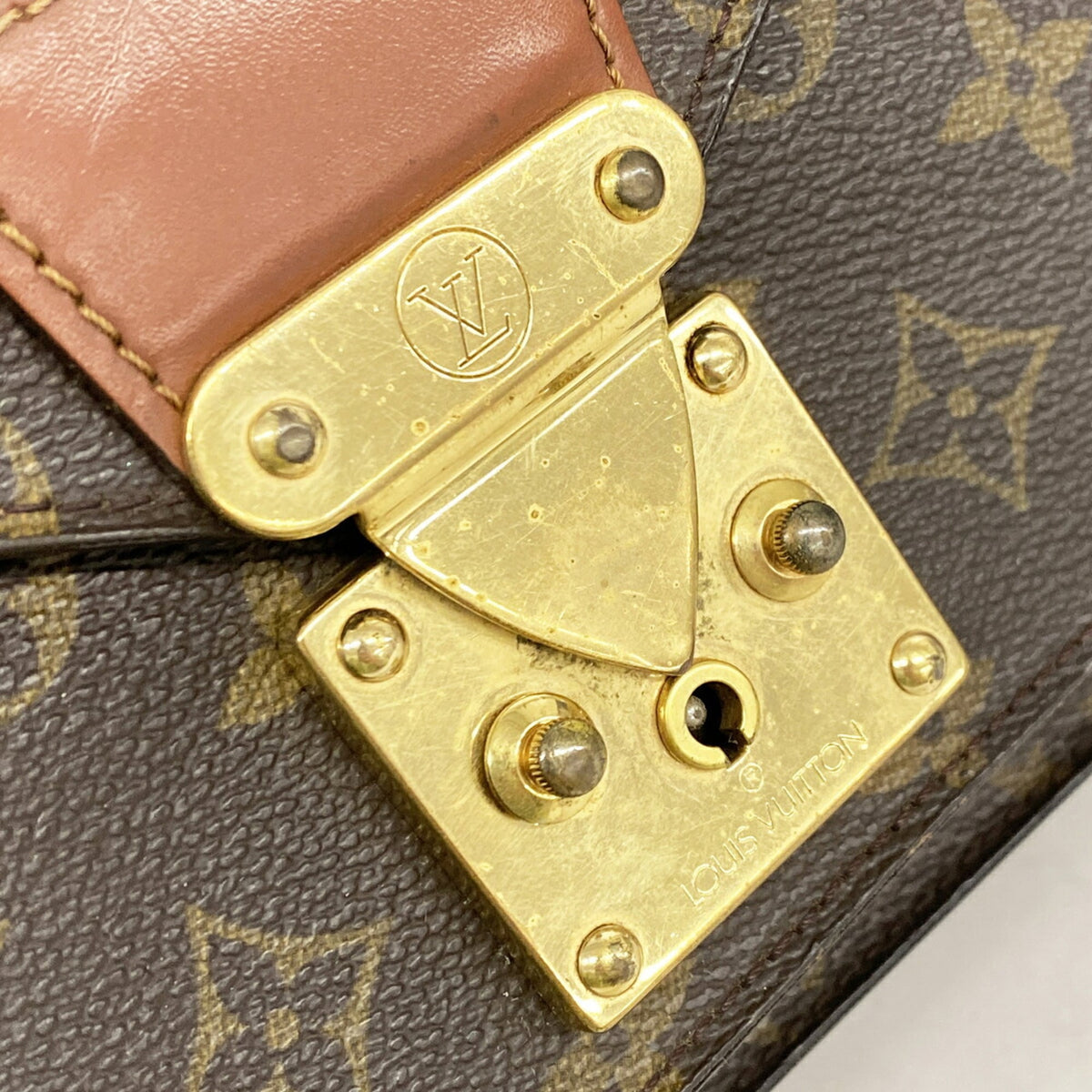 Louis Vuitton Brown Handbag (Pre-Owned)