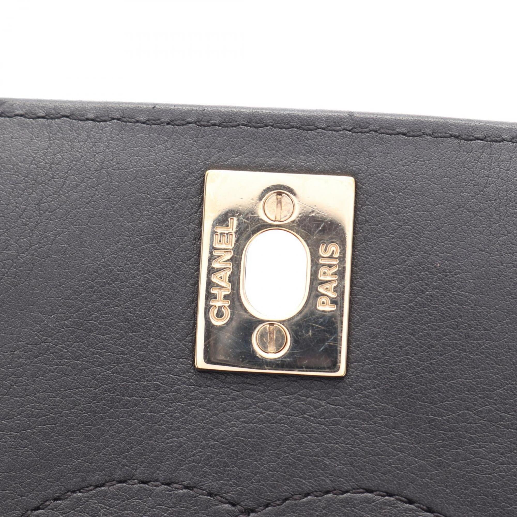 Chanel Black Leather Handbag Shoulder Bag (Pre-Owned)