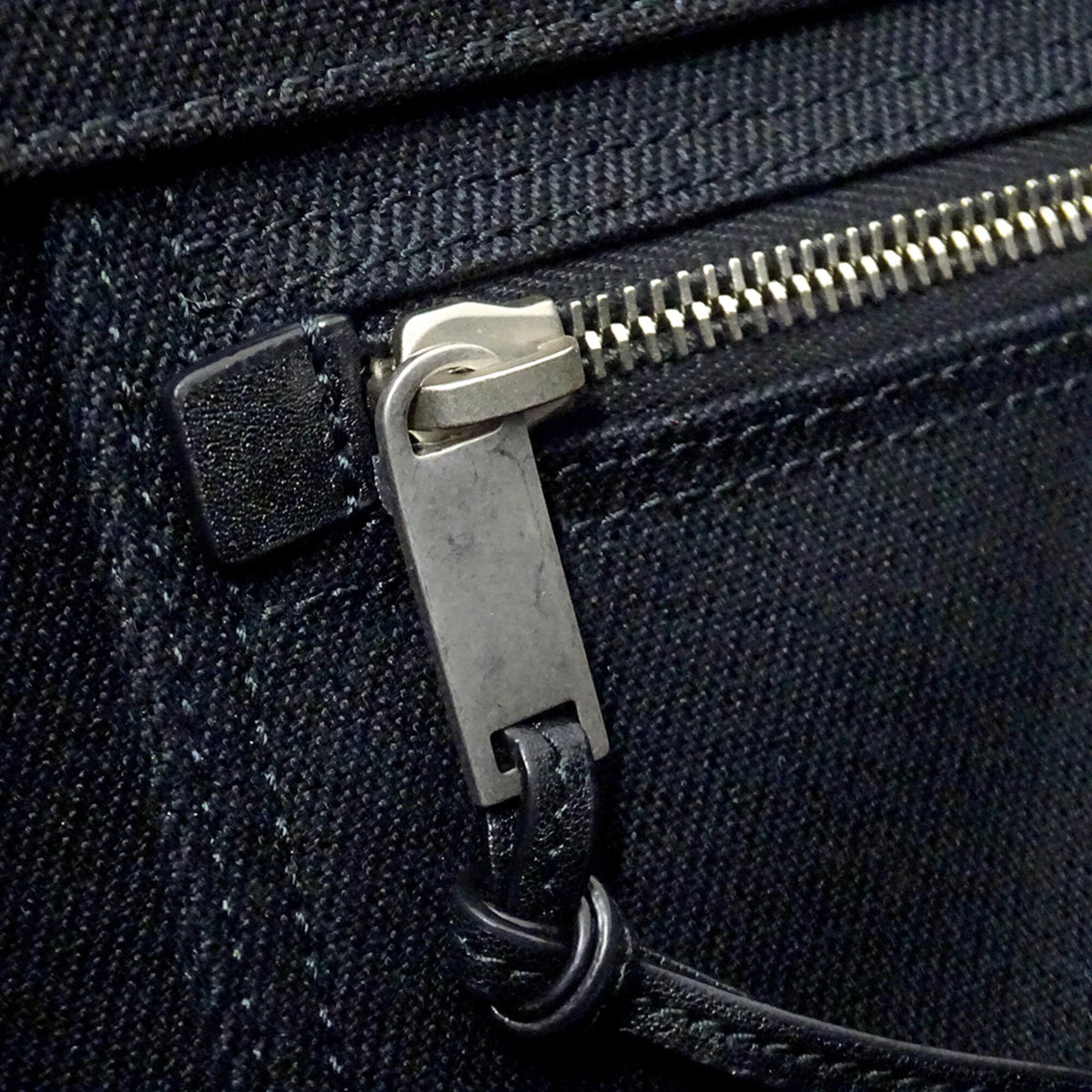 Saint Laurent Black Canvas Handbag Tote Bag (Pre-Owned)