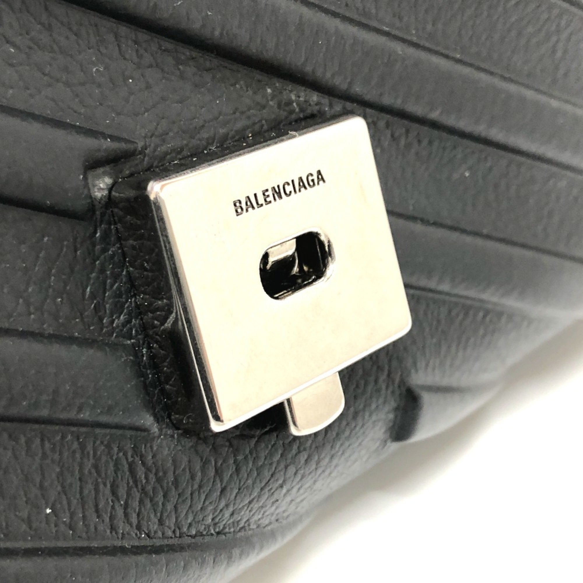 Balenciaga Black Leather Shoulder Bag (Pre-Owned)