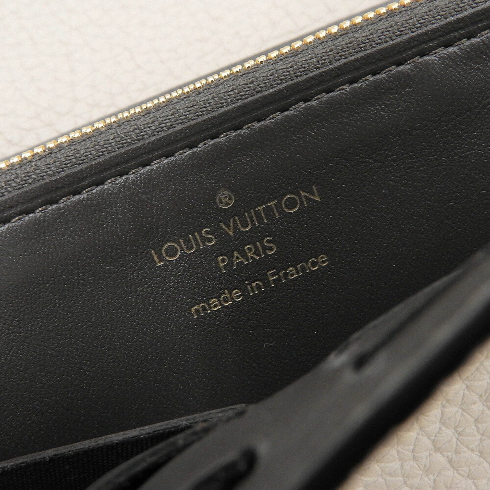 Louis Vuitton Beige Leather Long Wallet (Bi-Fold) (Pre-Owned)