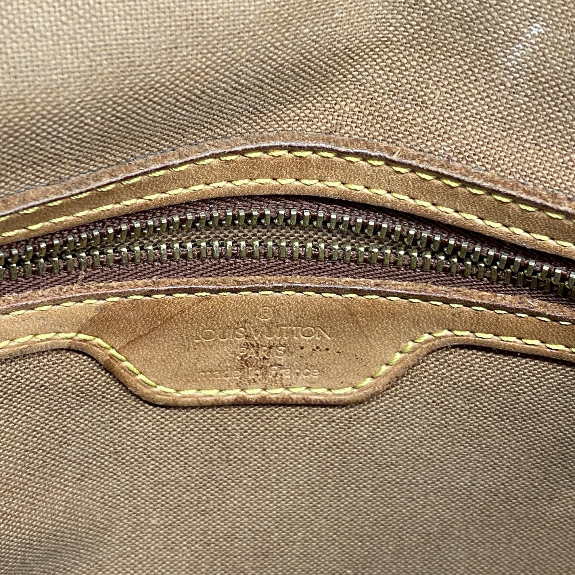 Louis Vuitton Brown Shoulder Bag (Pre-Owned)